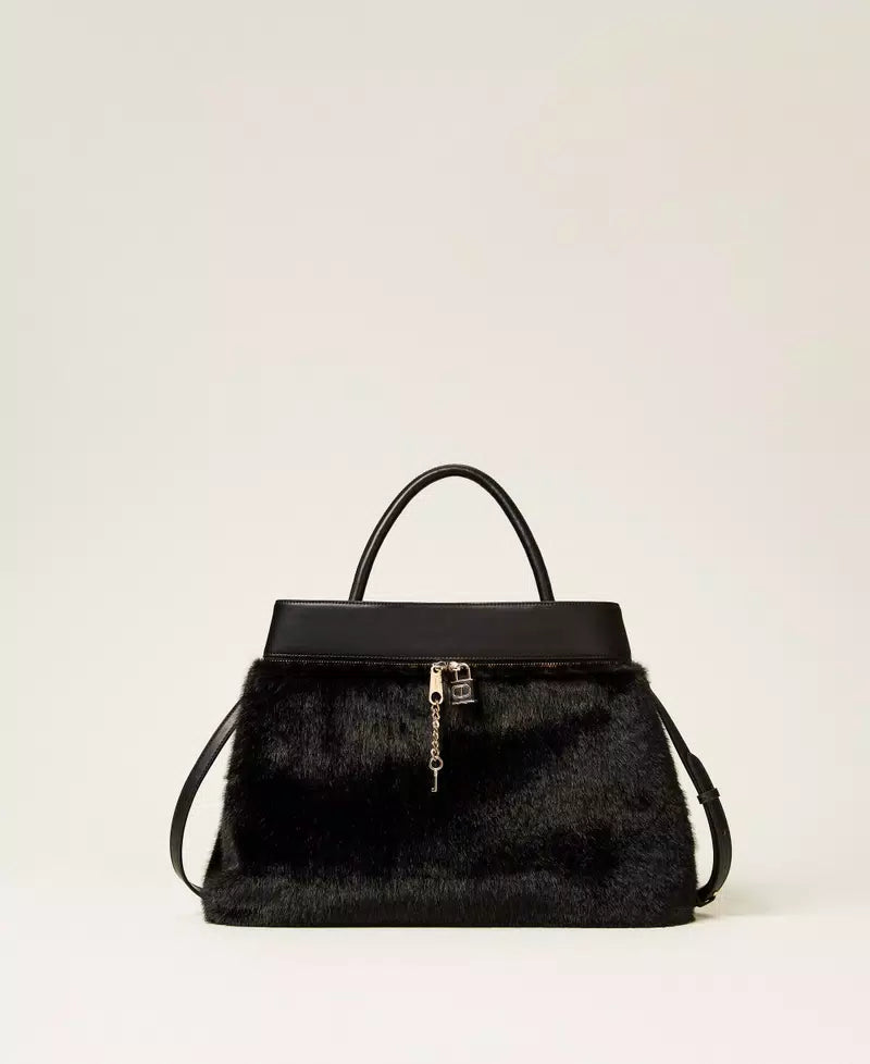 Borsa shopper in faux fur con lock Oval T