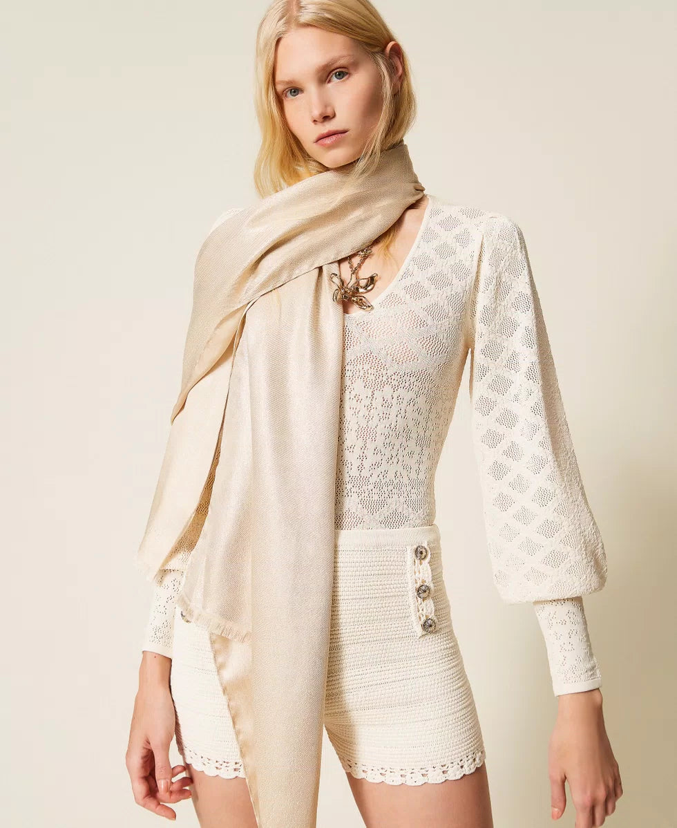 Stola con lurex e logo jacquard