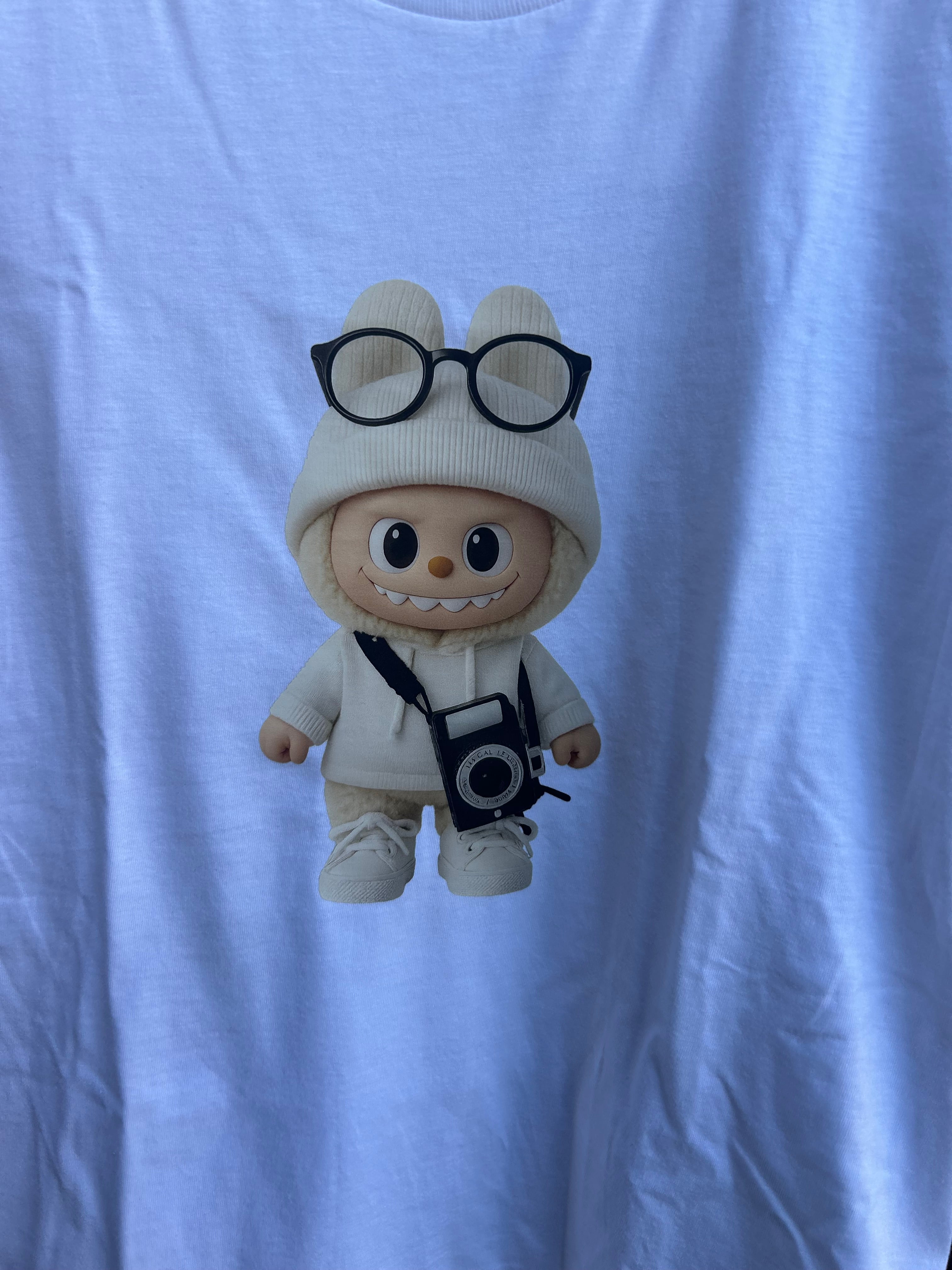 T-shirt labubu fotografo
