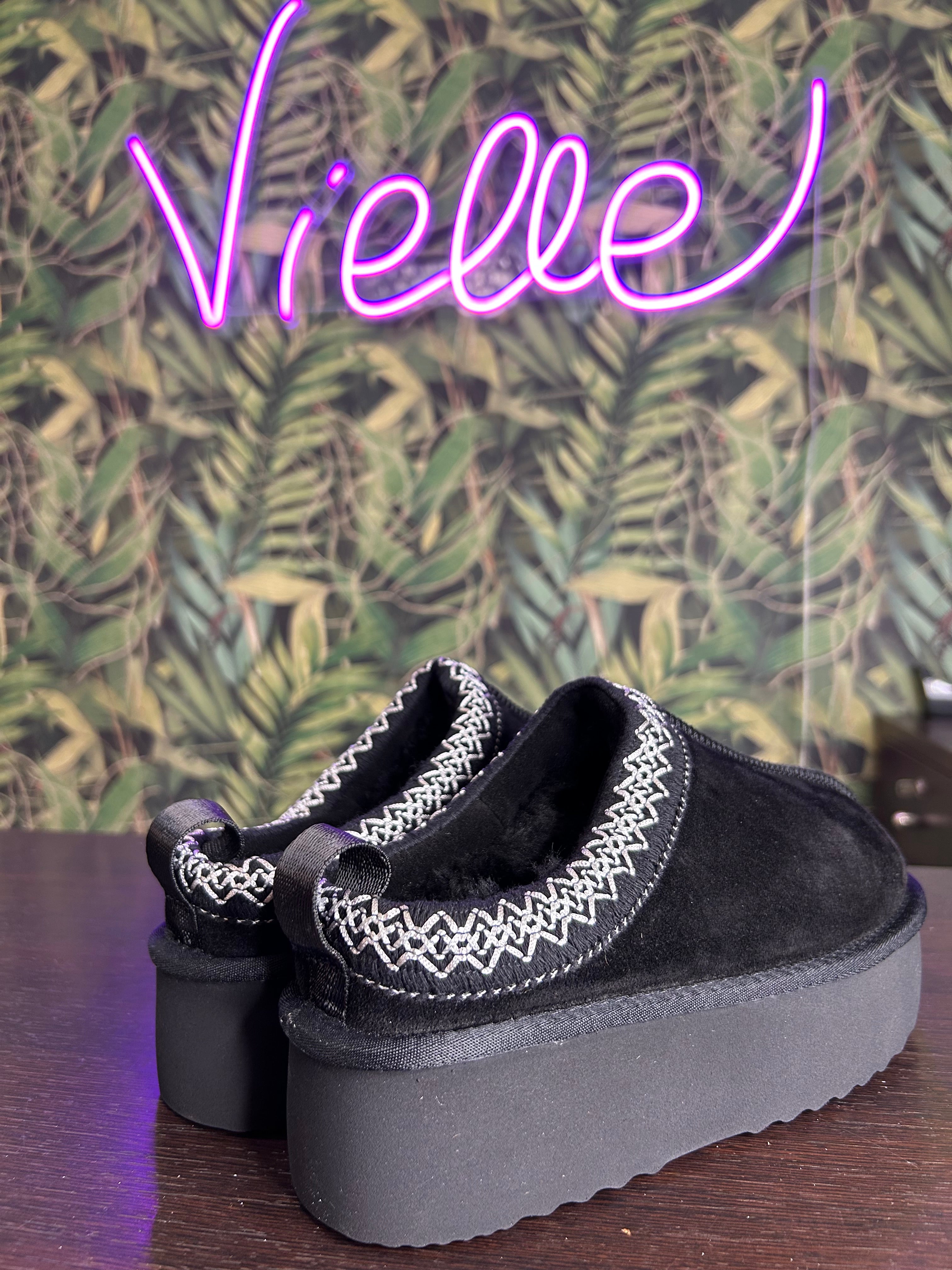 Sabot ultra mini tipo “Ugg” platform nero