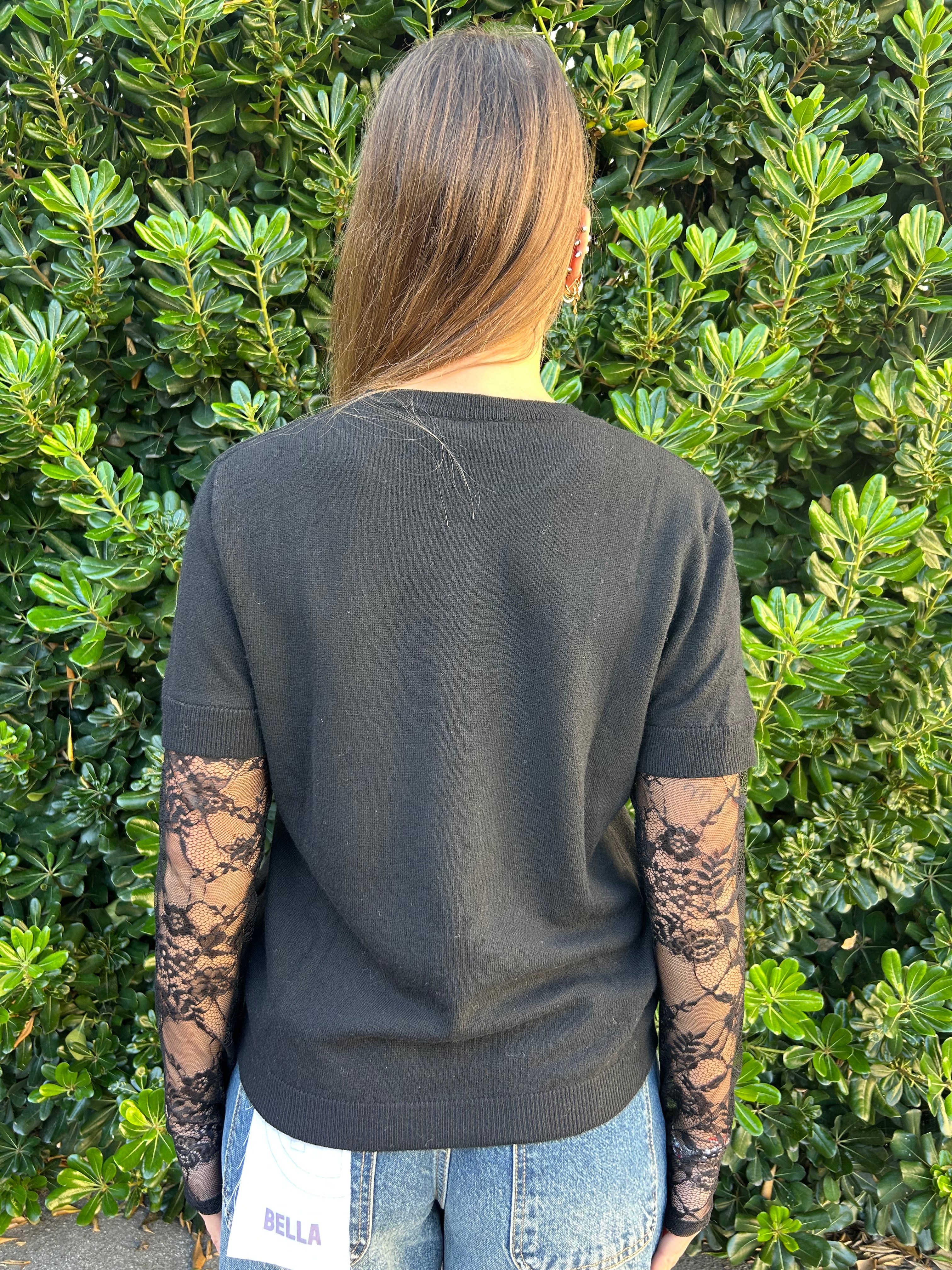 Maglia in lana con maniche in pizzo