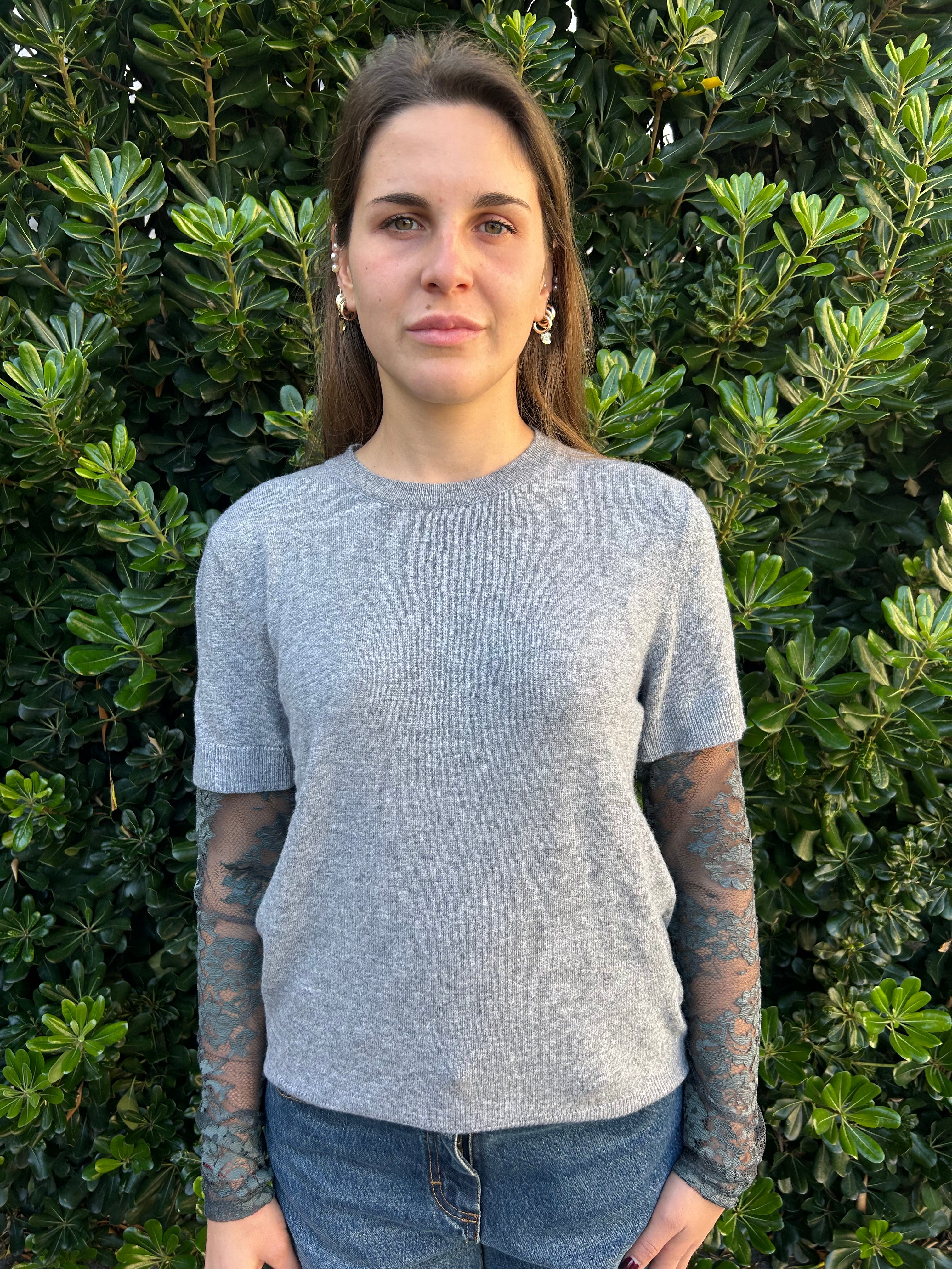 Maglia in lana con maniche in pizzo