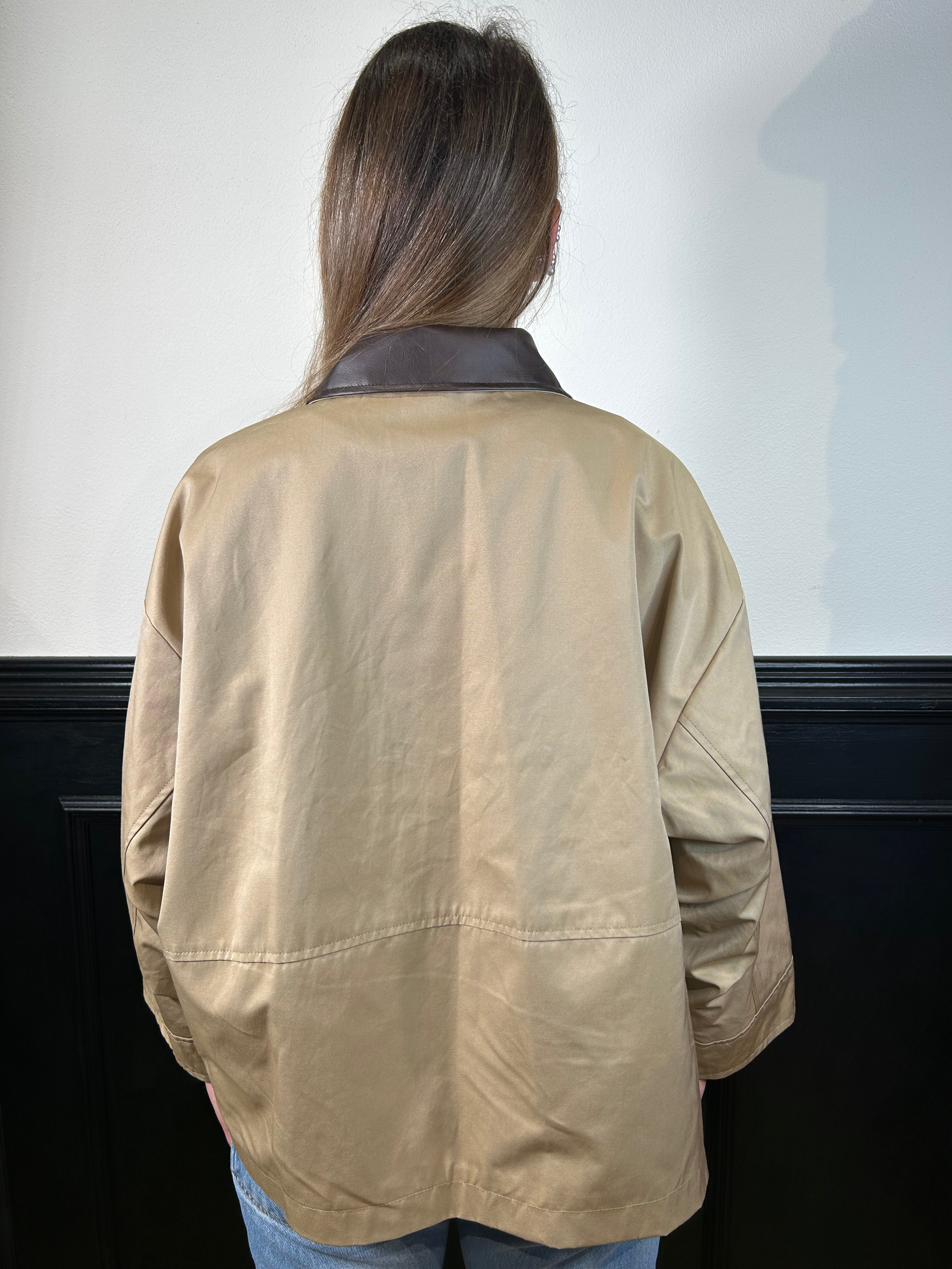 Trench dettaglio colletto ecopelle