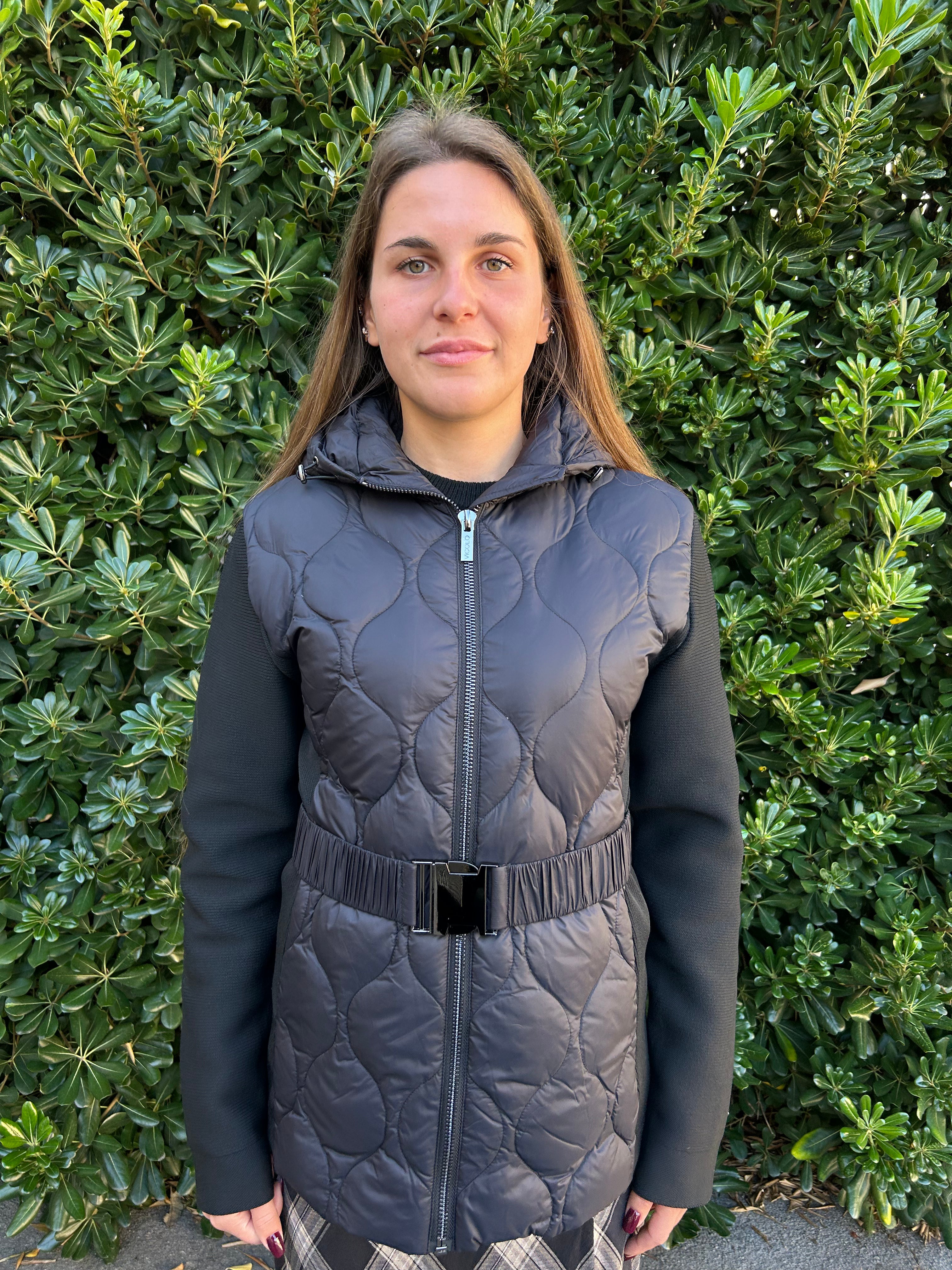 Piumino con maniche in tessuto