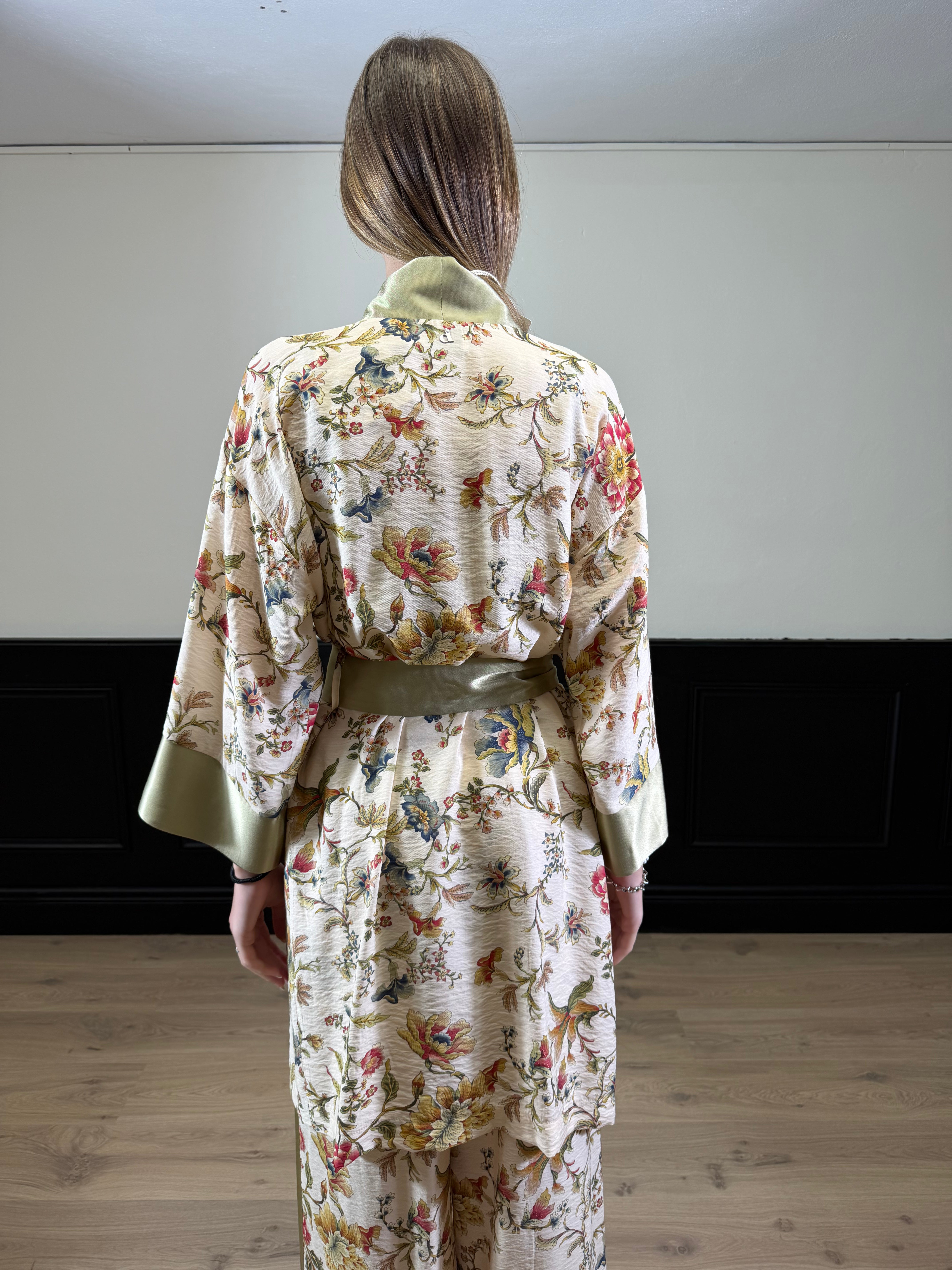 Completo kimono e pantalone fantasia