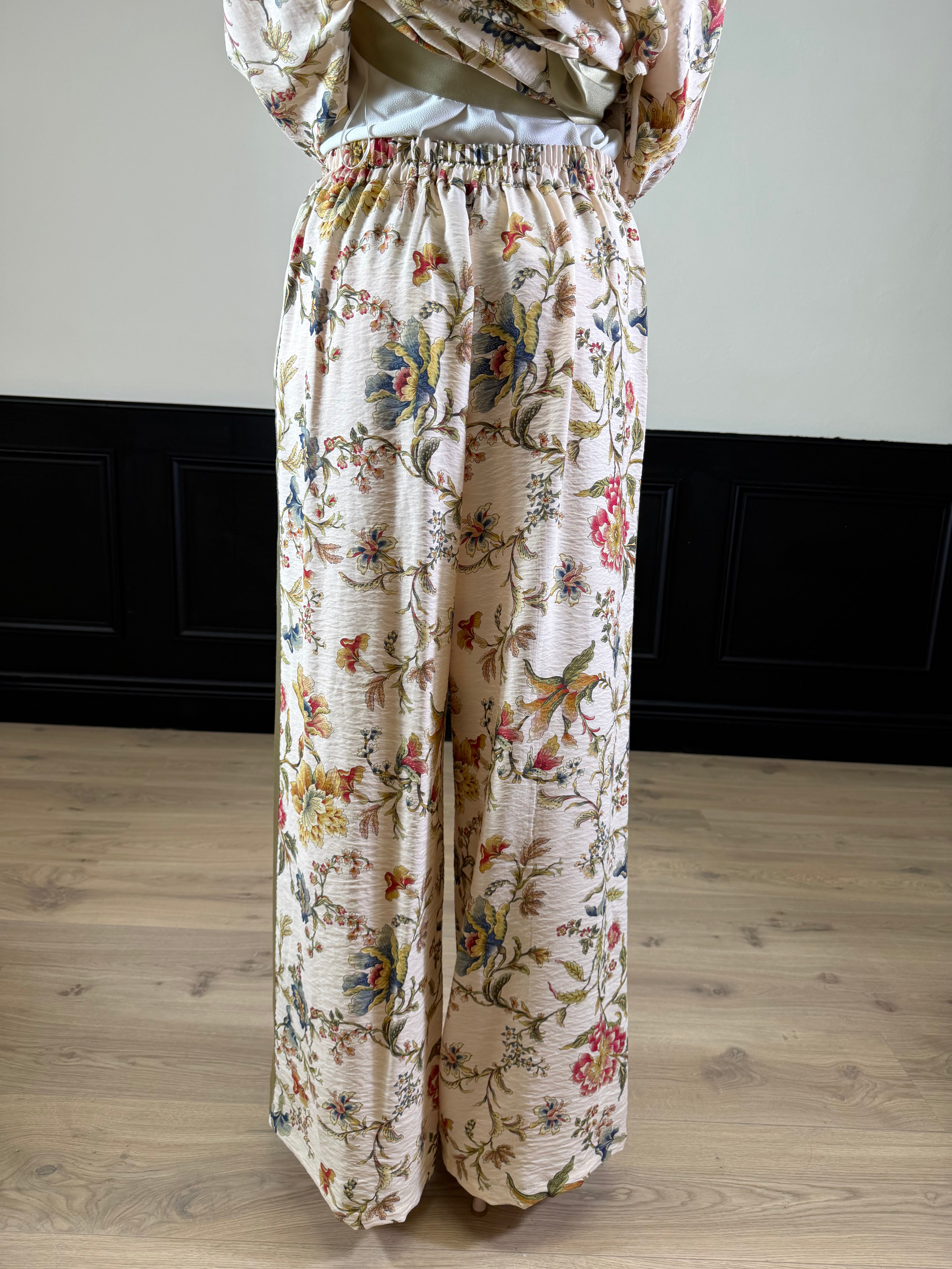 Completo kimono e pantalone fantasia