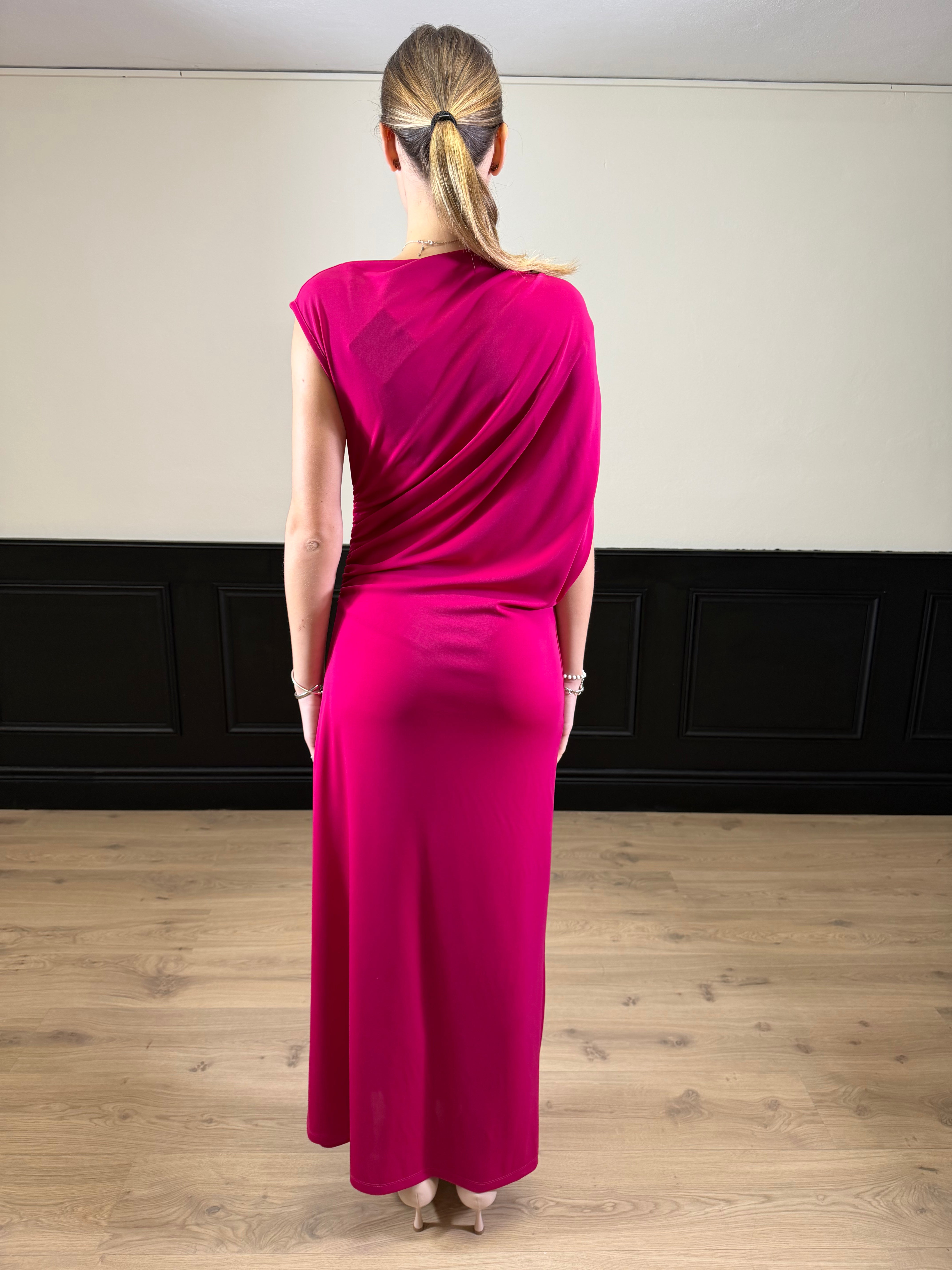 Abito lungo monospalla fucsia