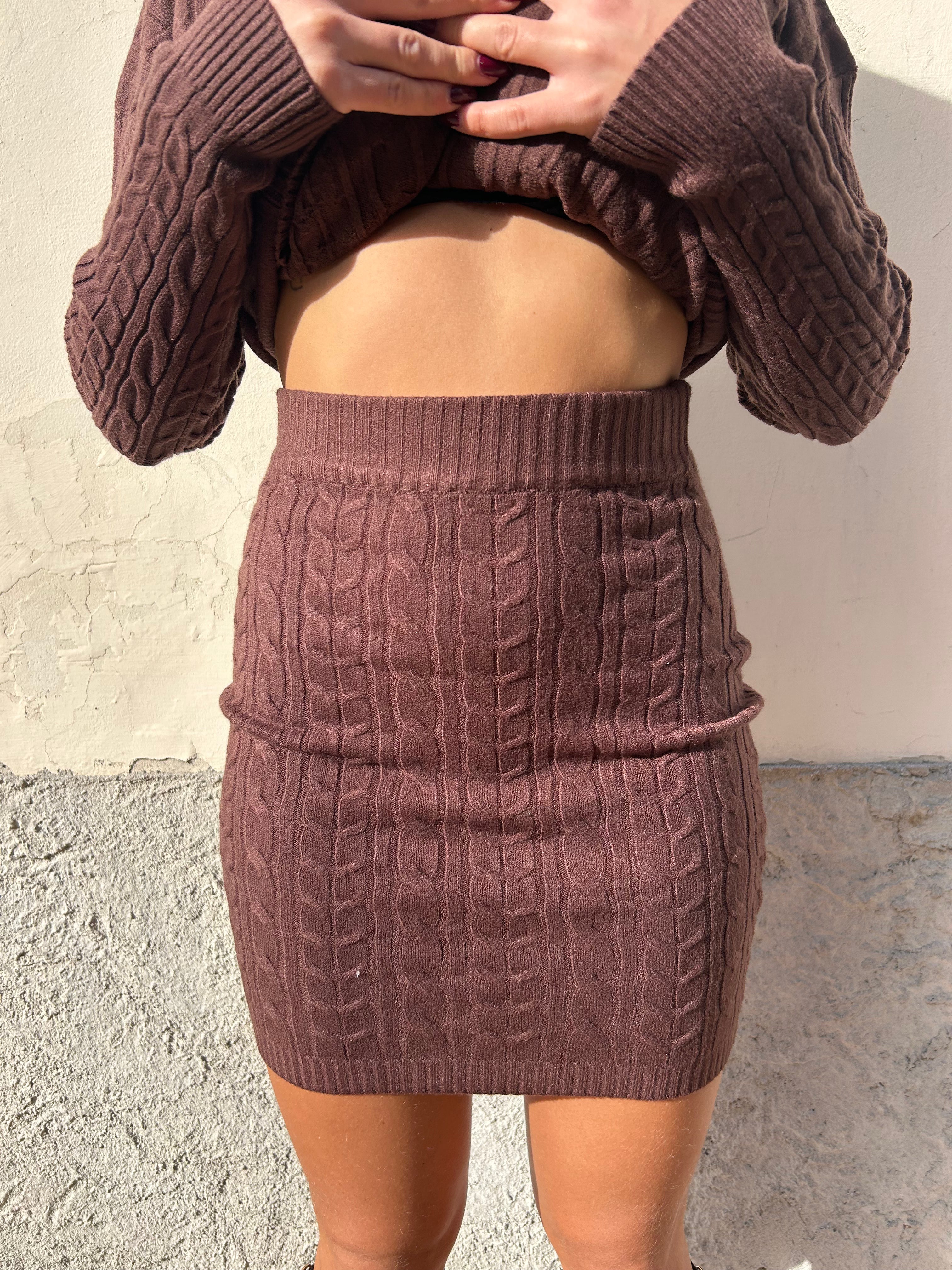 Completo in maglia con gonna