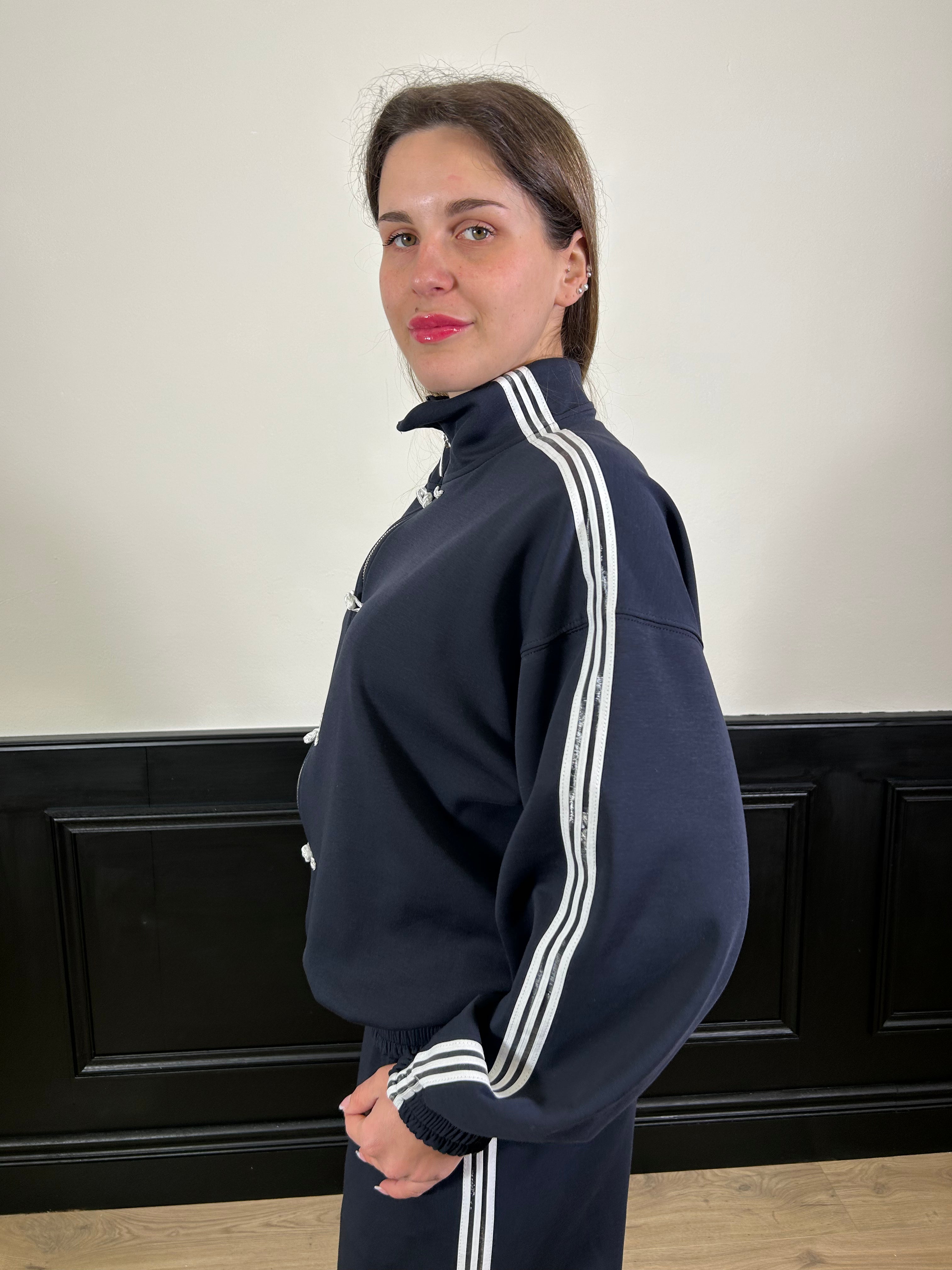 Tuta modello "Adidas" con alamari