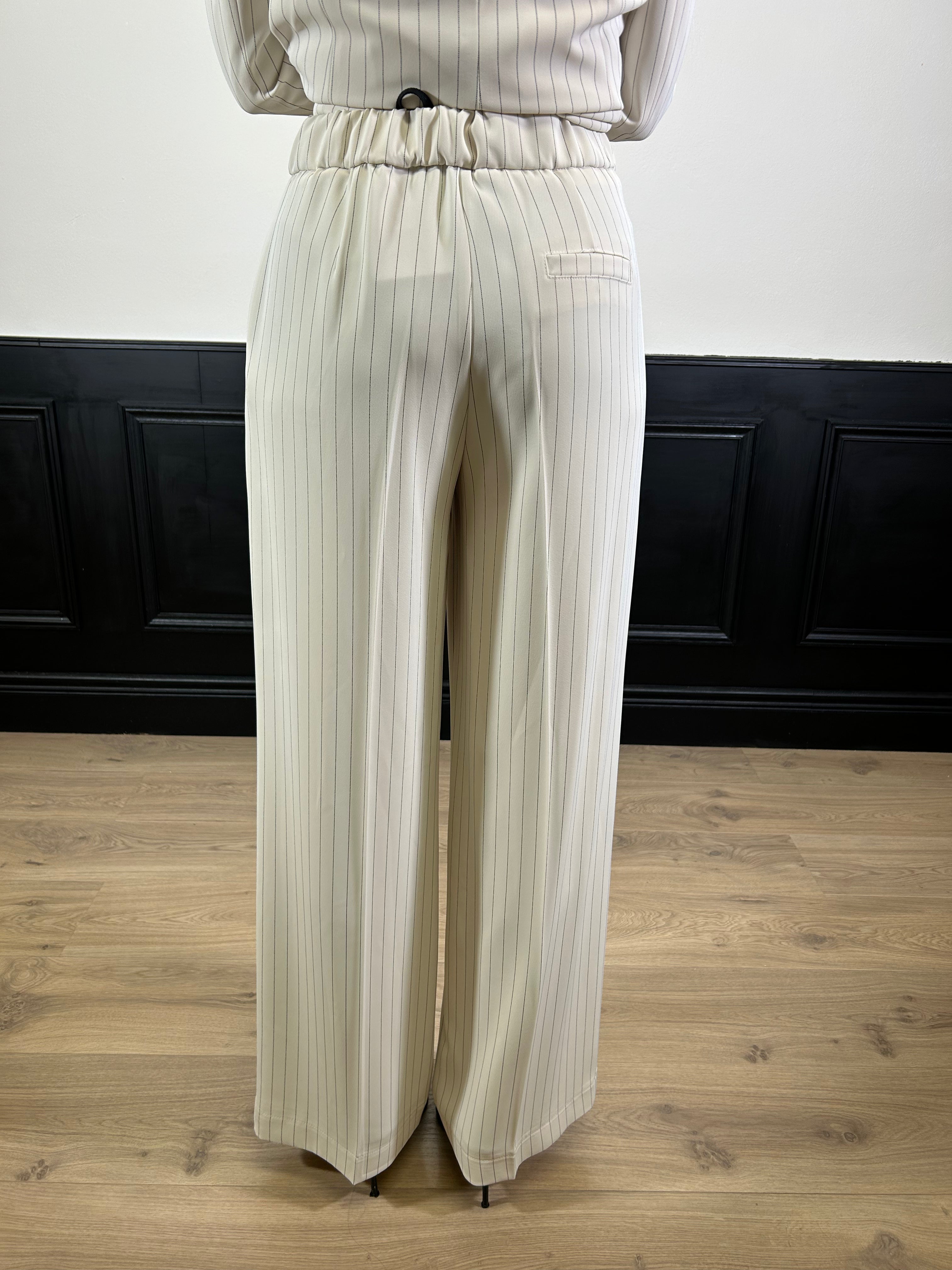 Tailleur in cady gessato panna