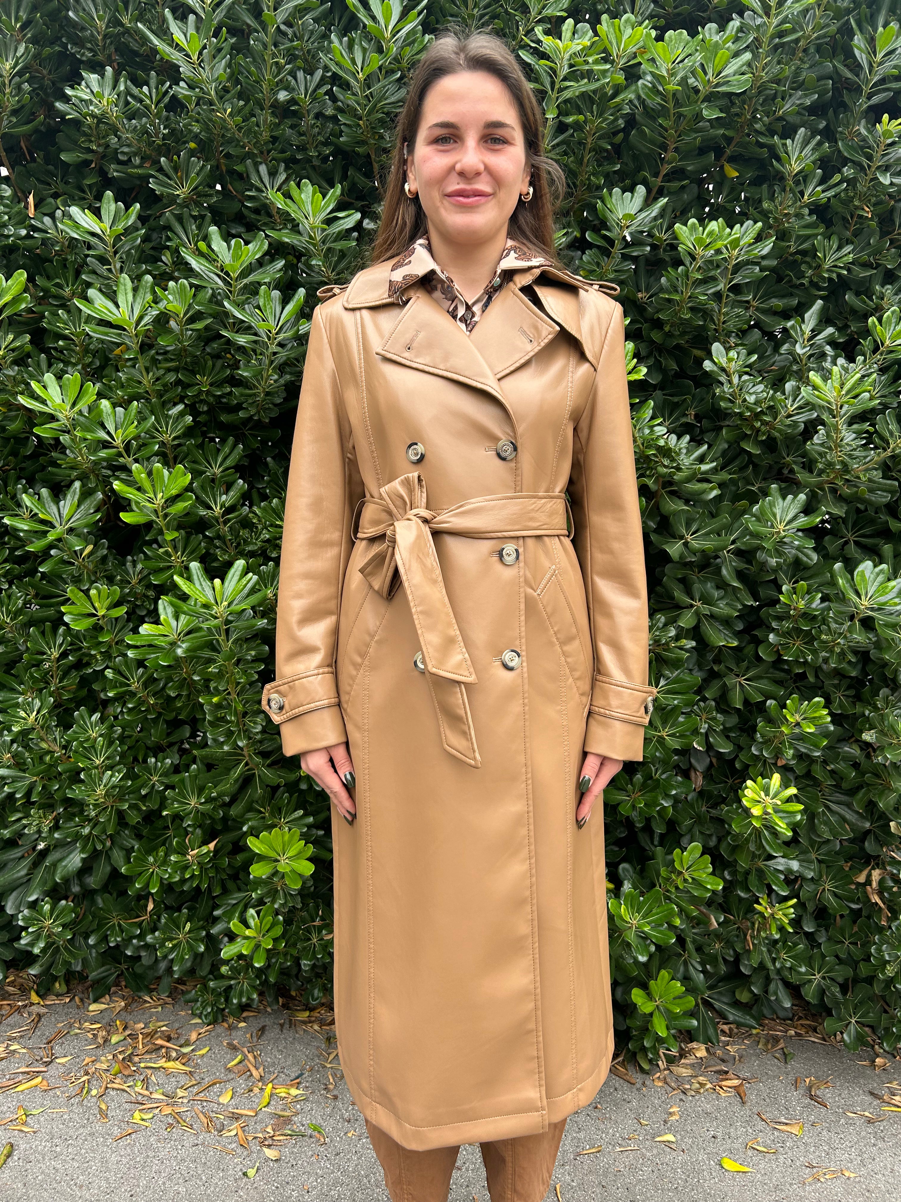 Trench in ecopelle con cintura