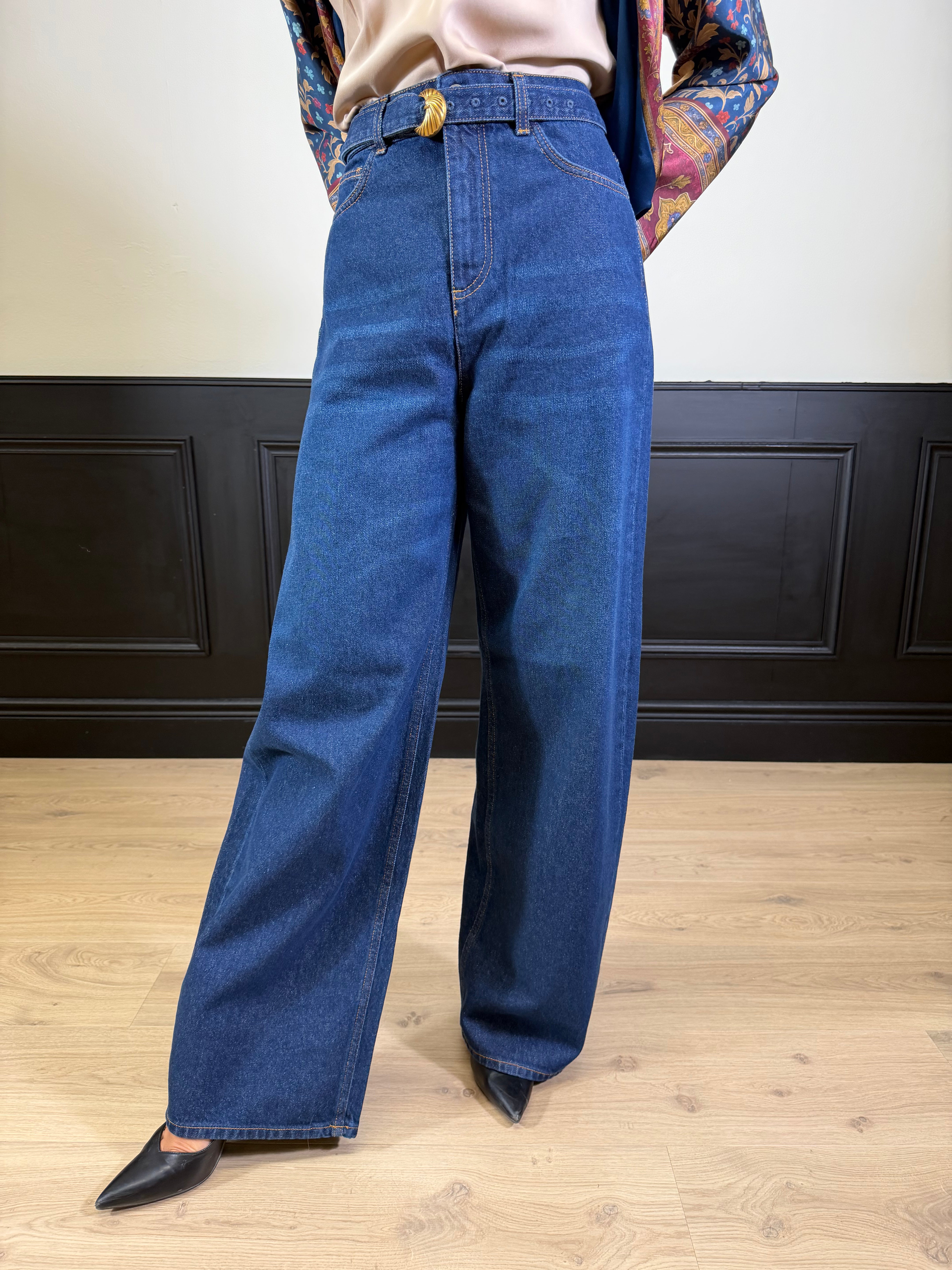 Jeans barrel con cintura