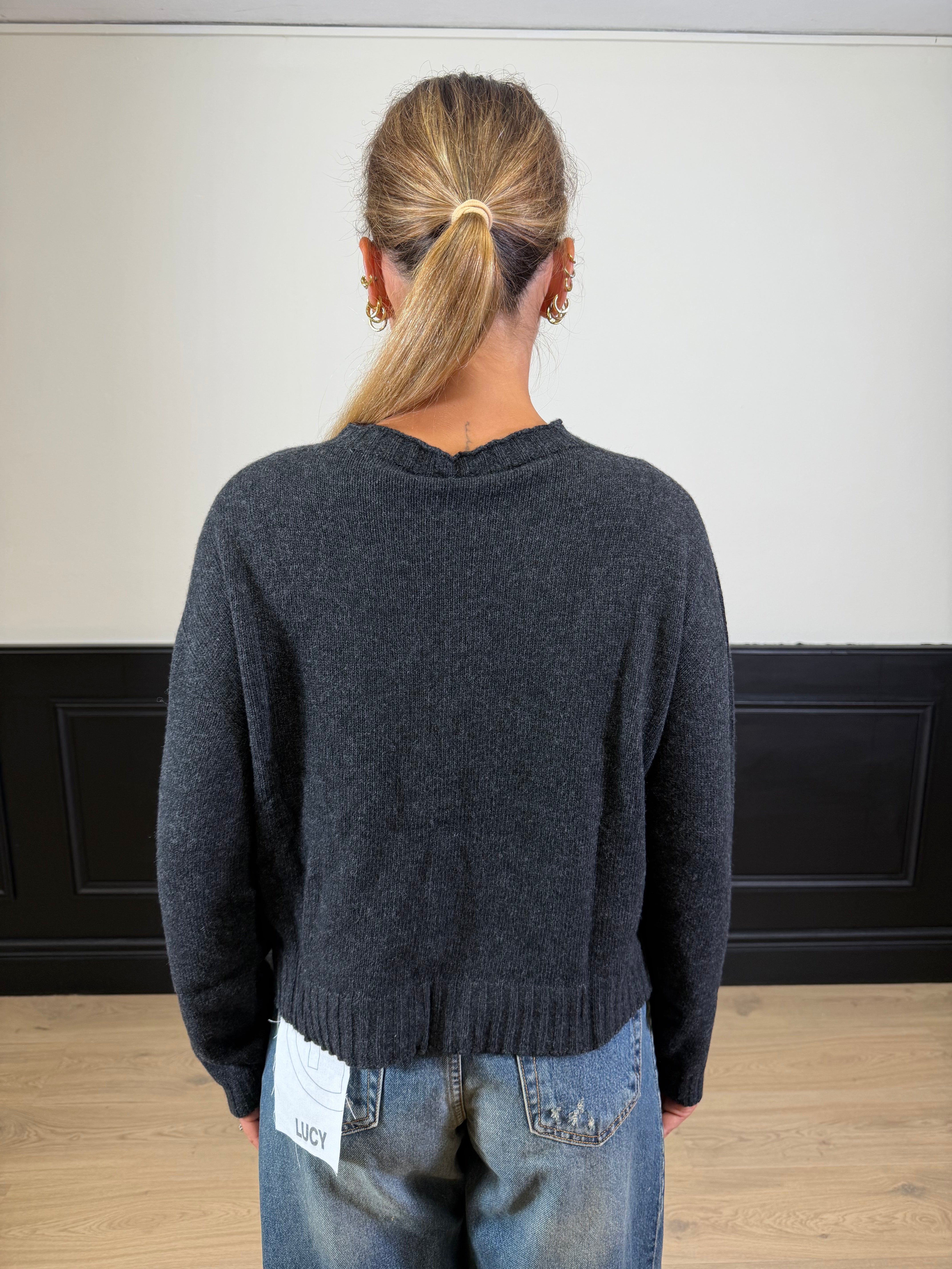Pull con dettaglio alamari pura lana