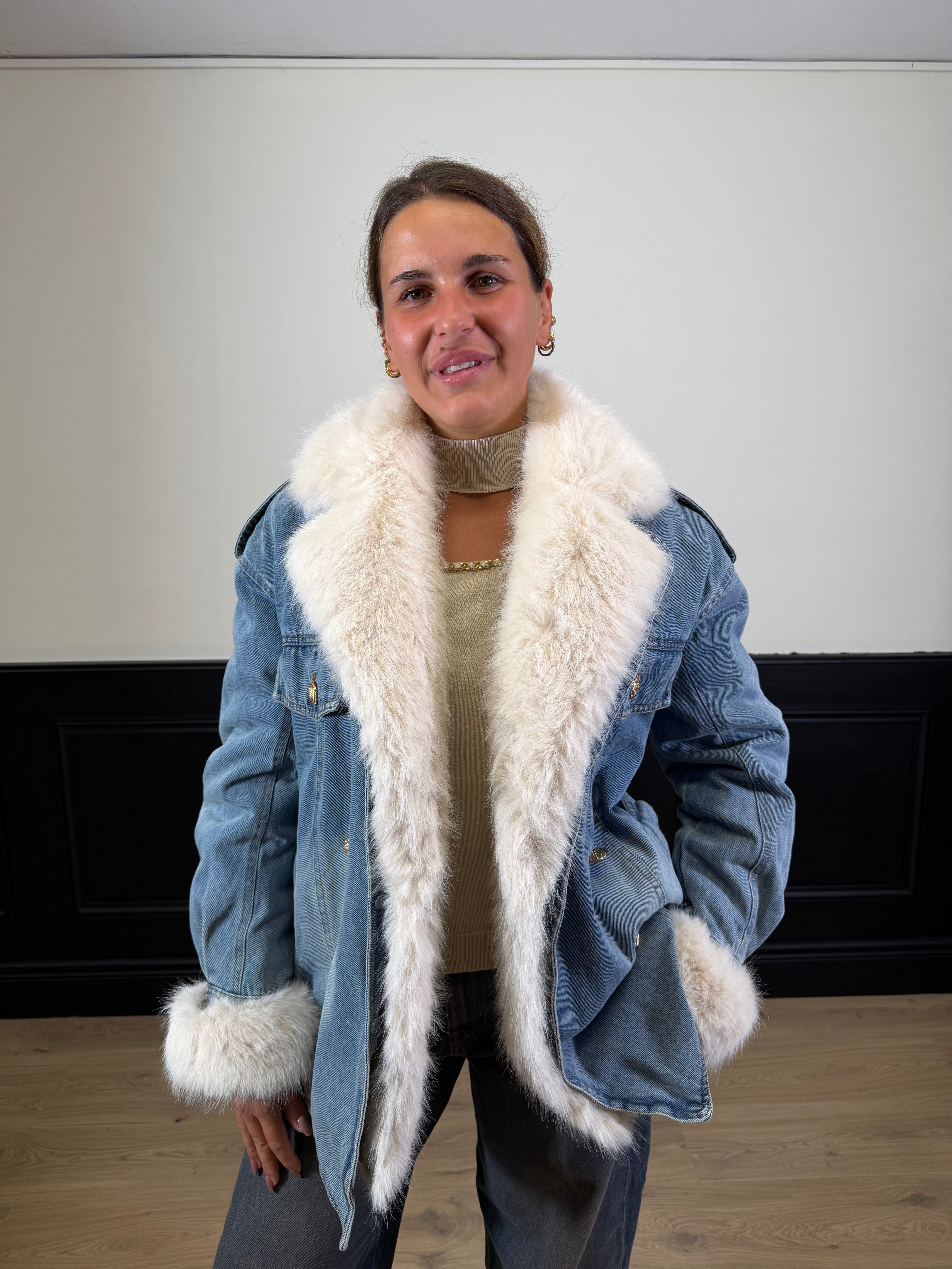 Giacca over in denim con pelliccia
