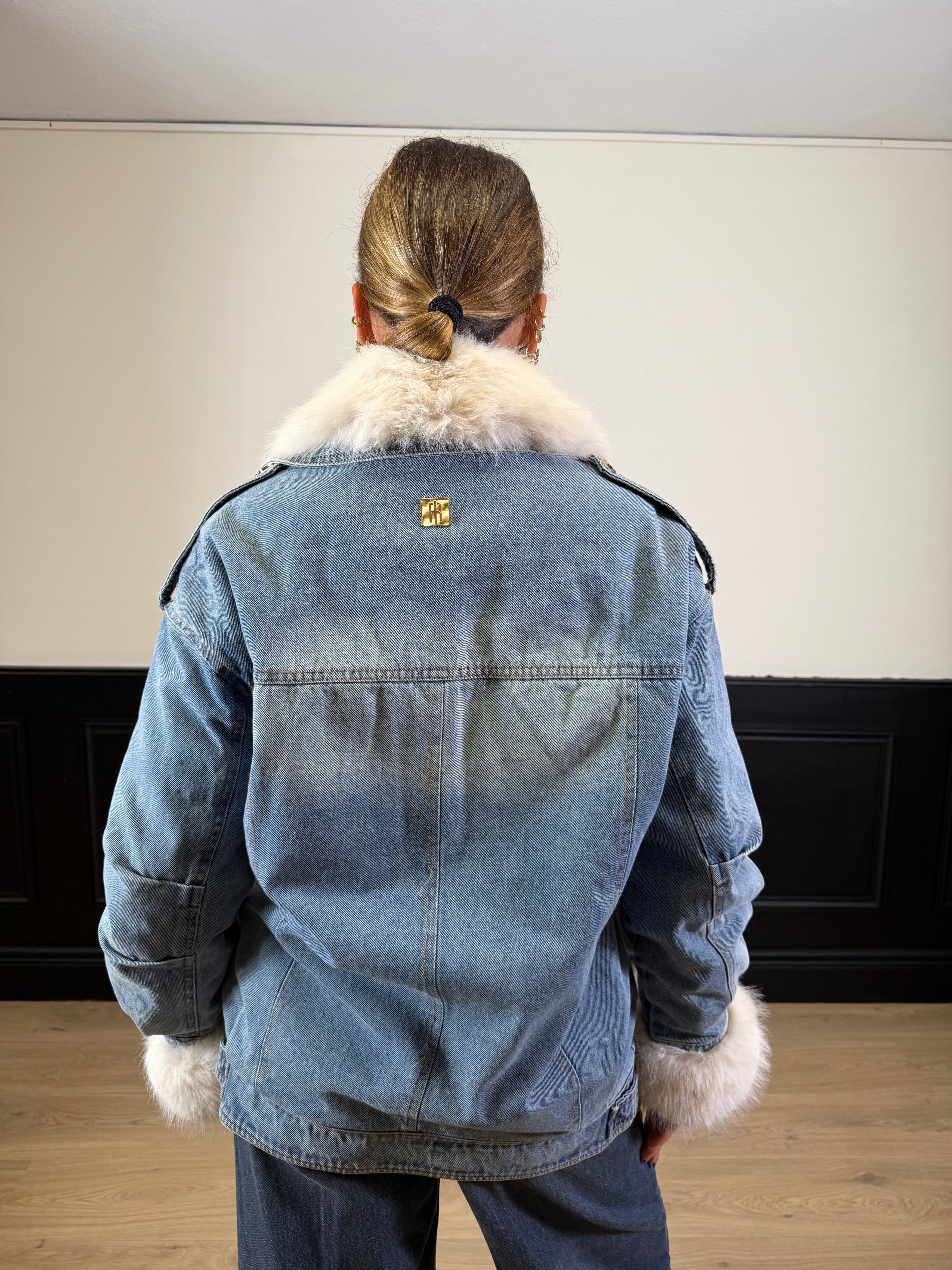Giacca over in denim con pelliccia