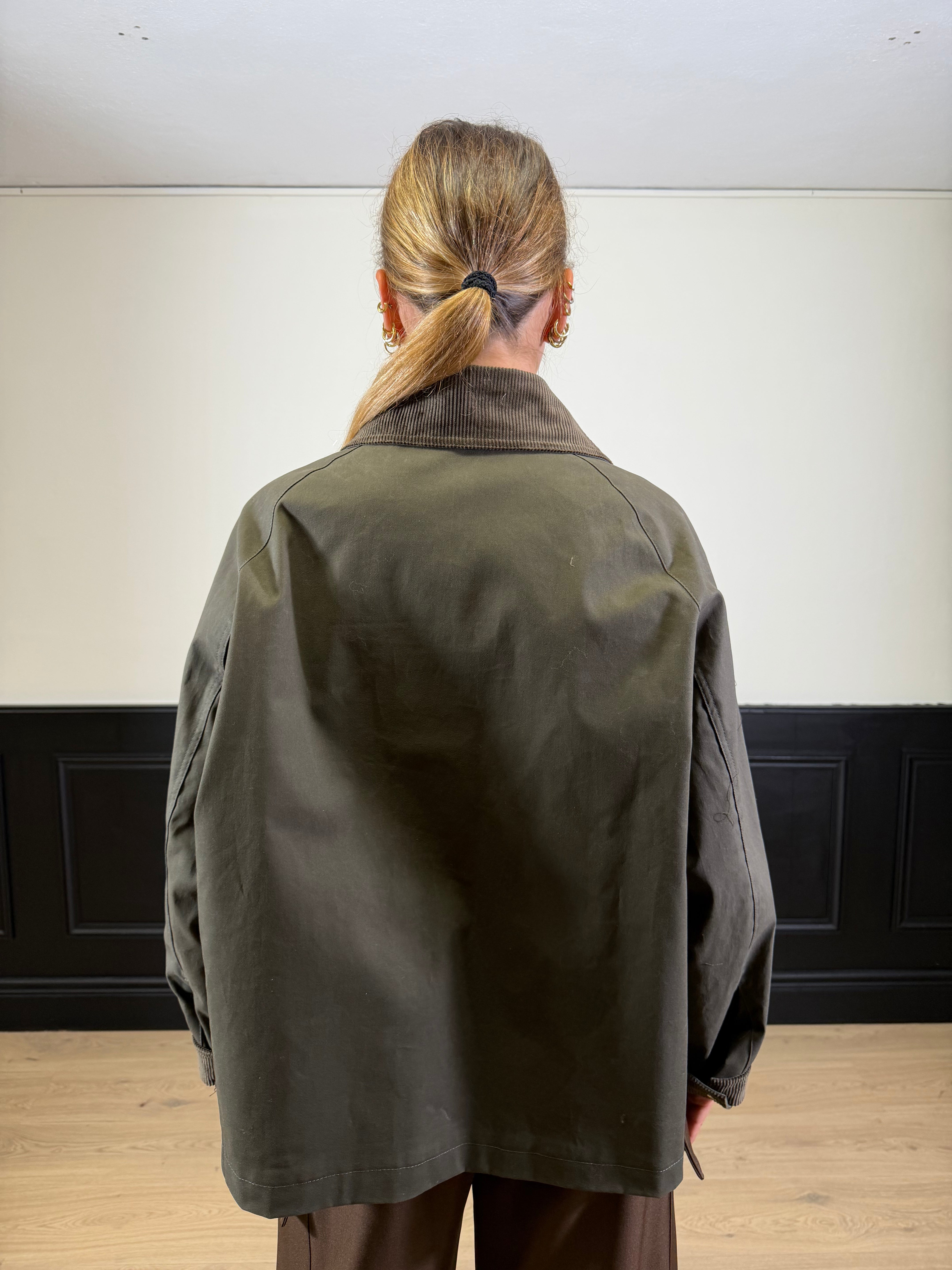 Giacca cerata con colletto velluto verde militare