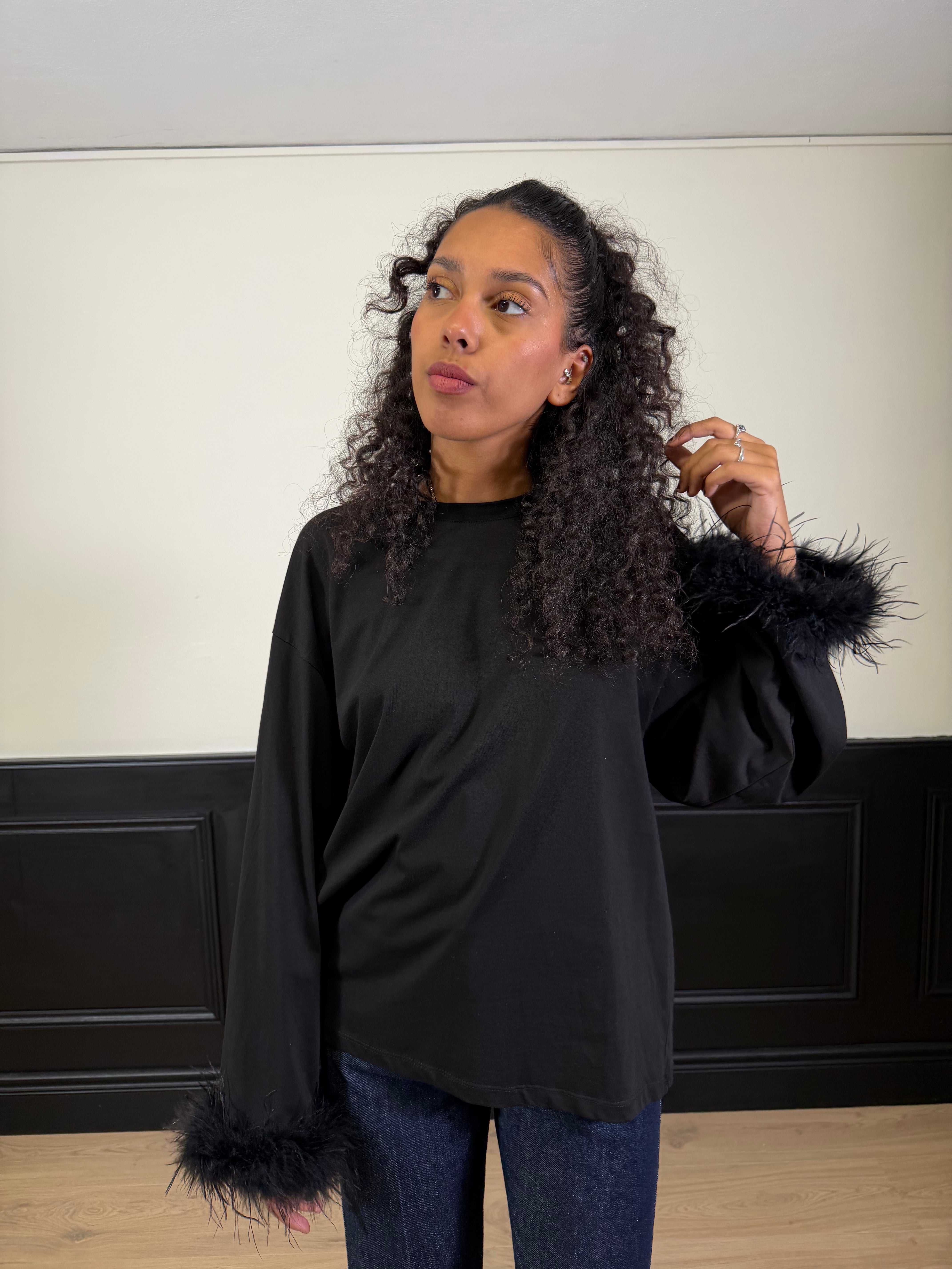 T-shirt manica lunga con marabou