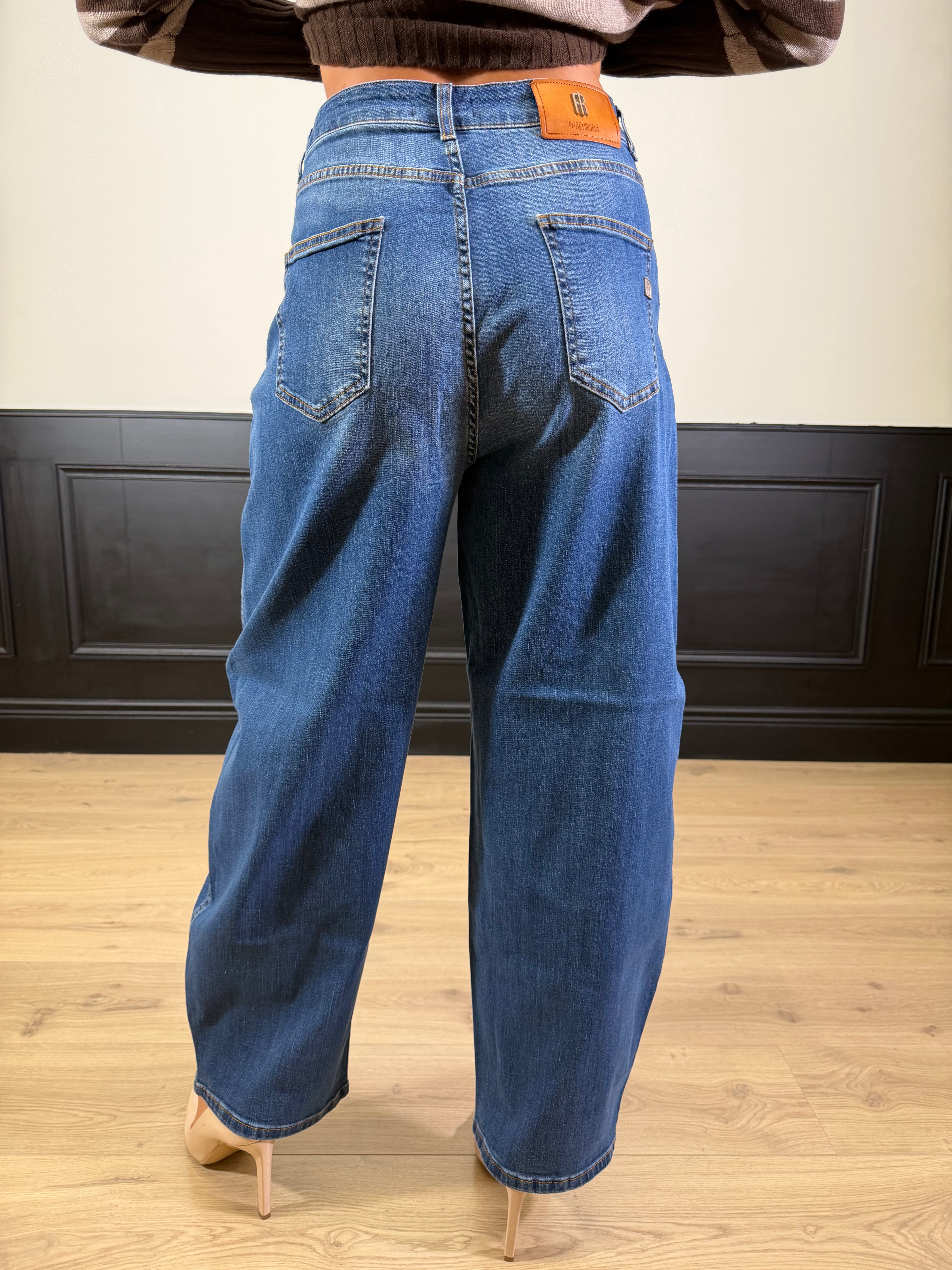 Jeans balloon in denim con lavaggio chiaro