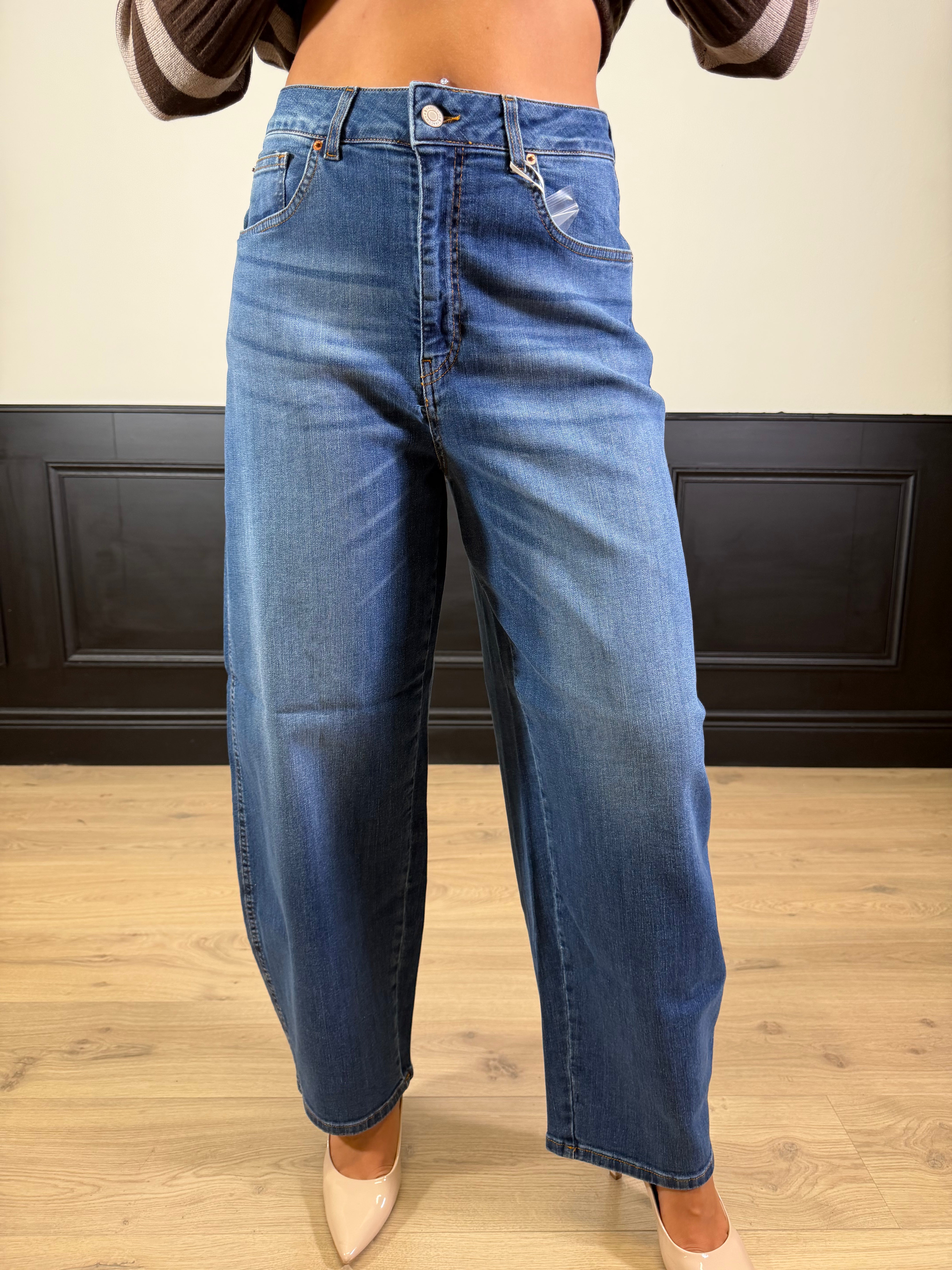 Jeans balloon in denim con lavaggio chiaro