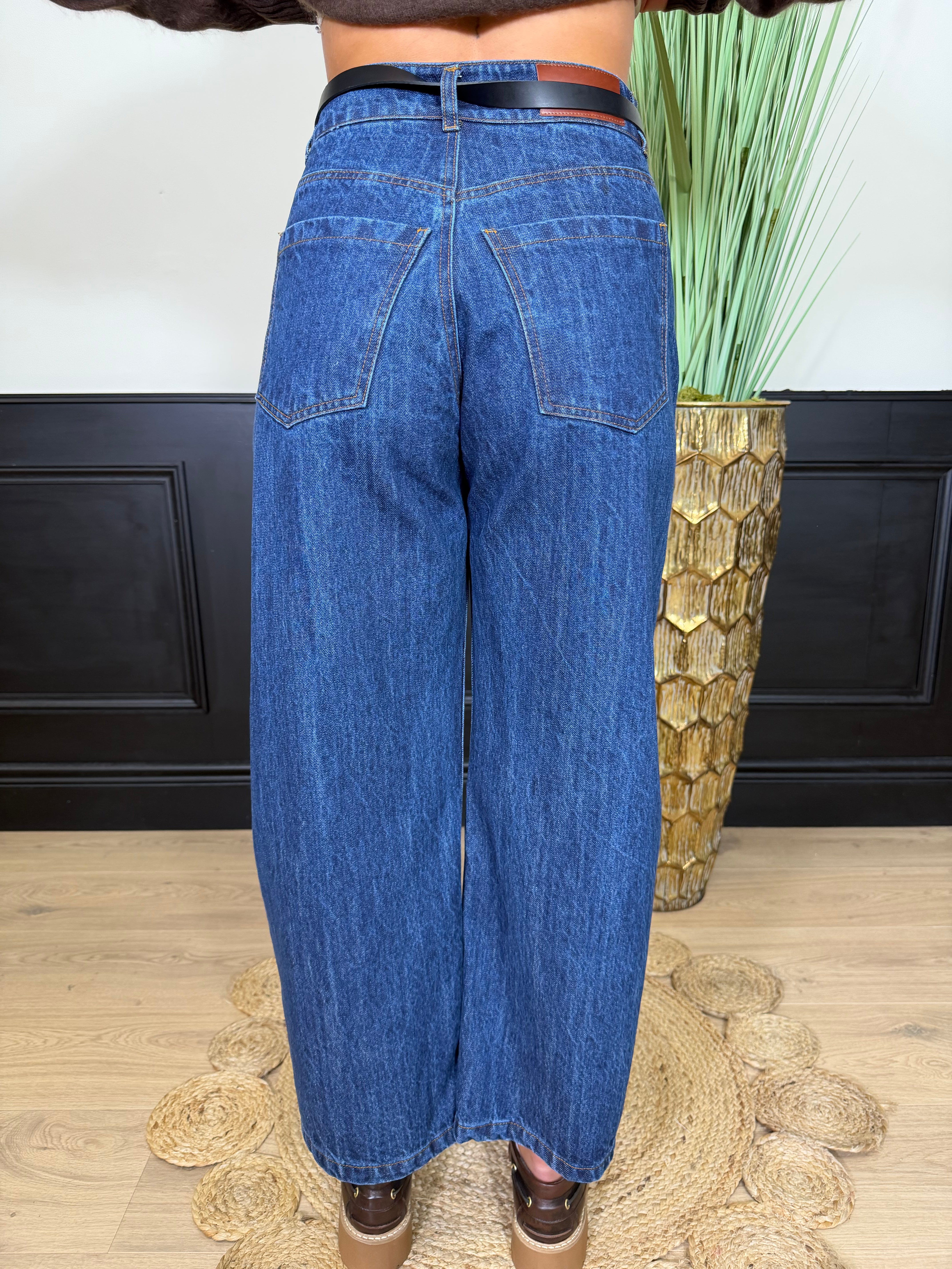 Jeans mom fit con cintura