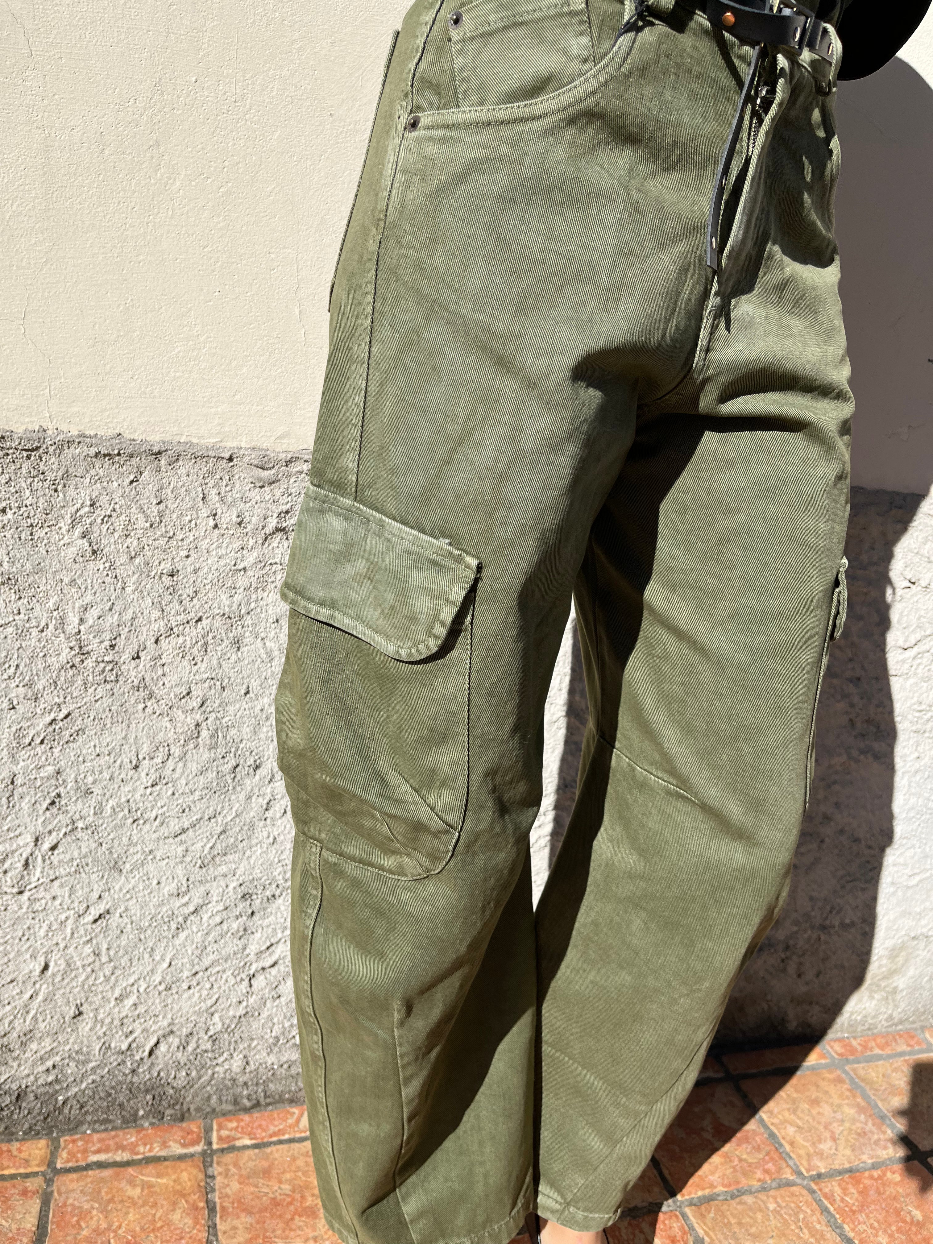 Pantalone cargo con tasche