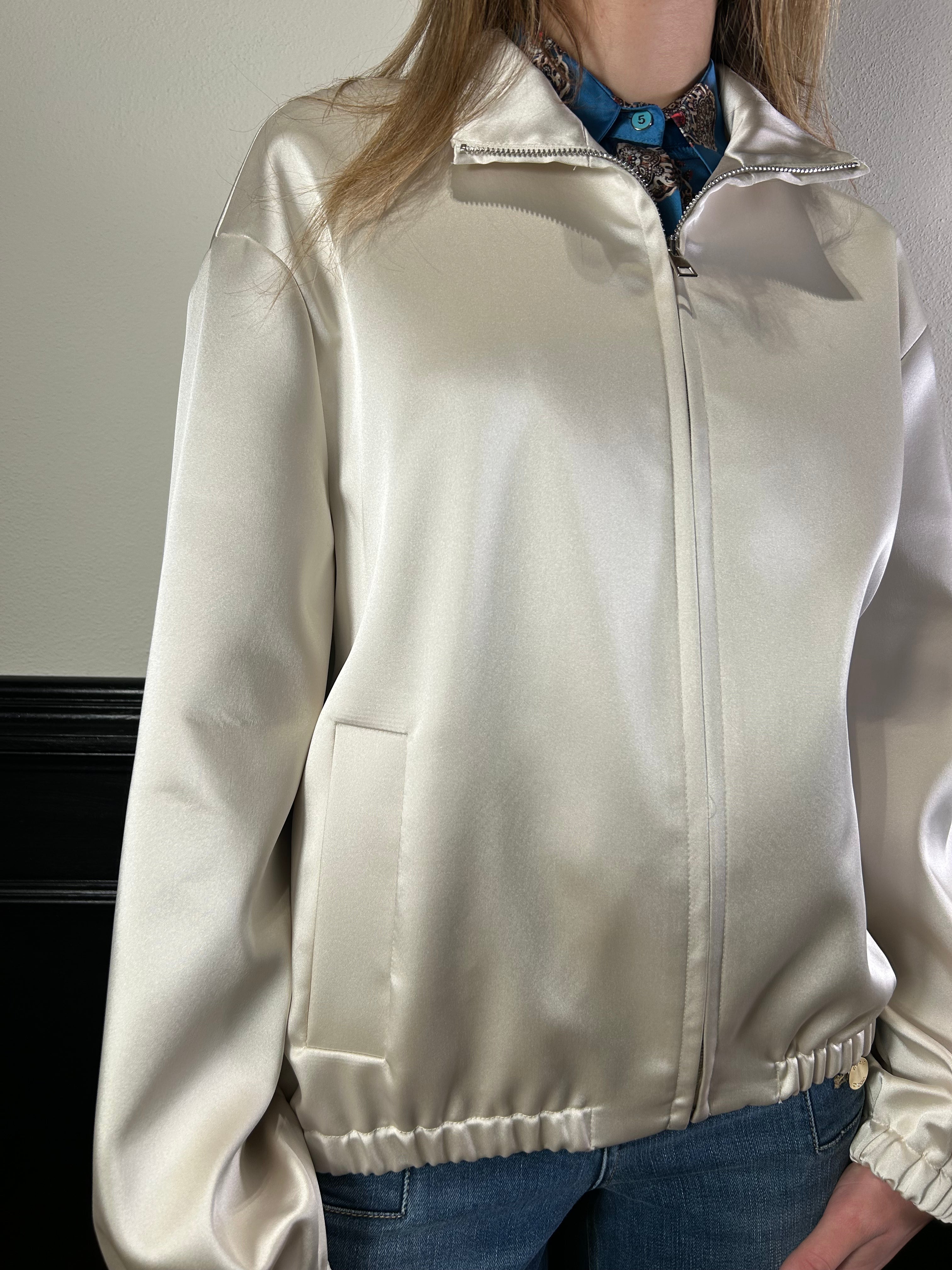 Bomber con colletto perla