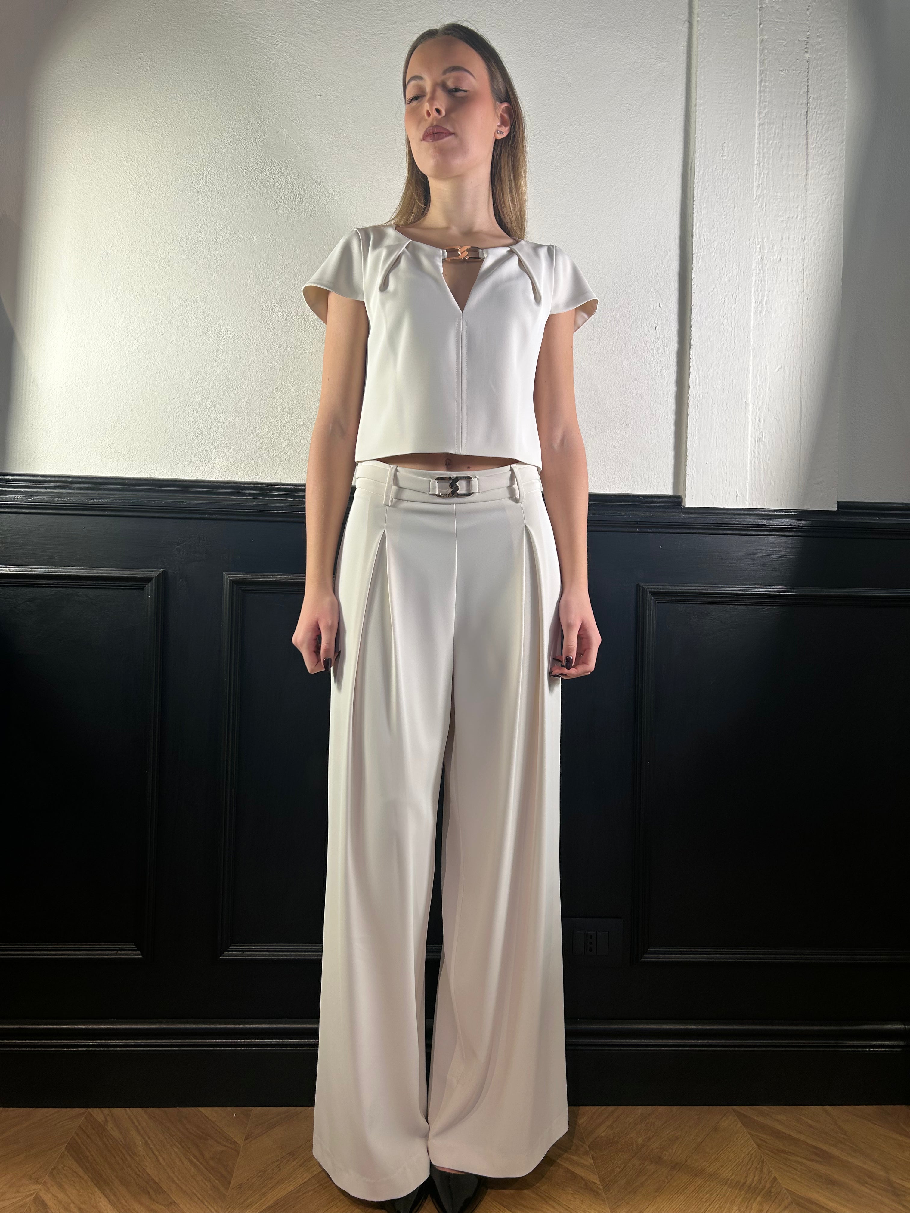 Completo blusa. pantalone palazzo con fibbia oro