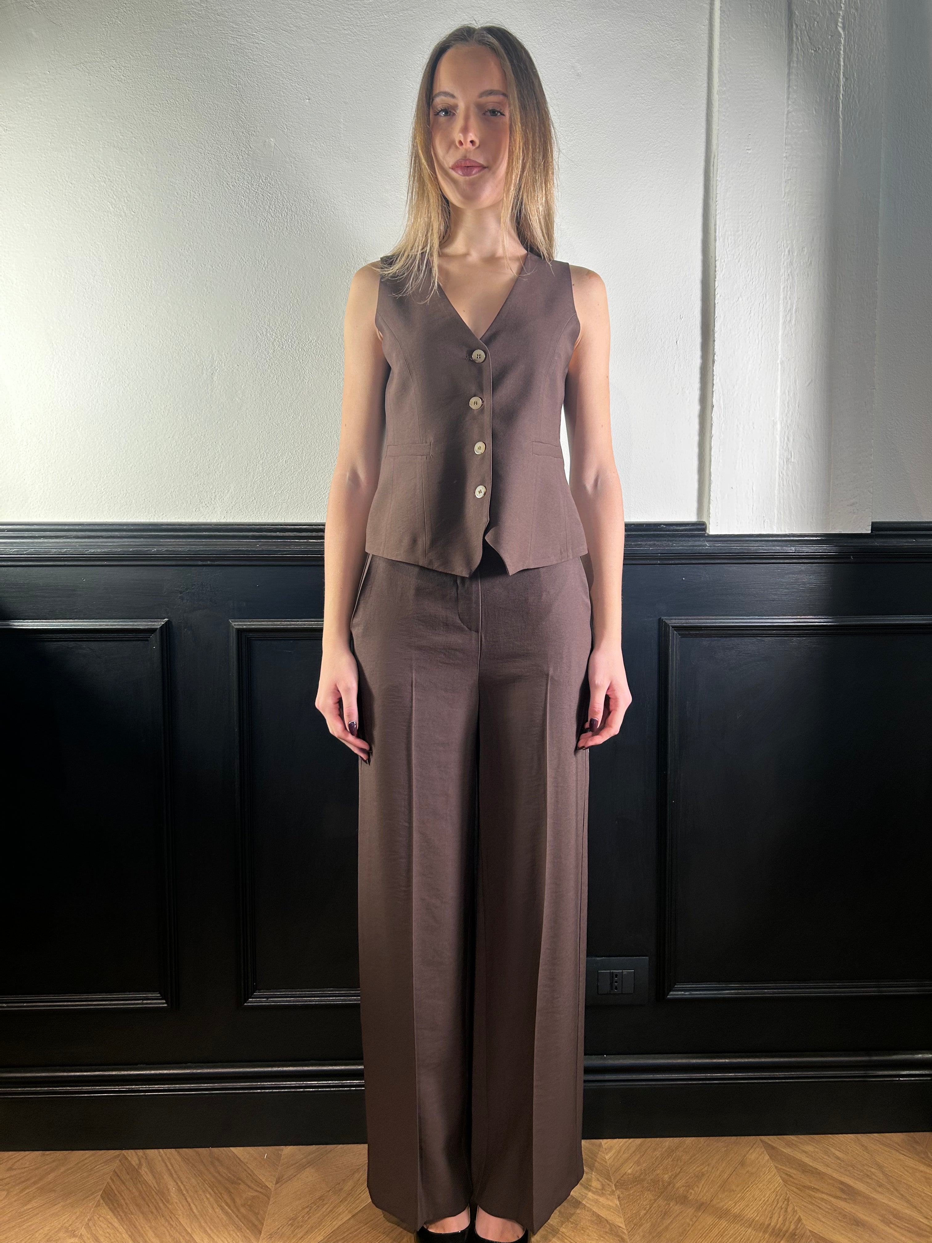 Completo gilet e pantalone marrone