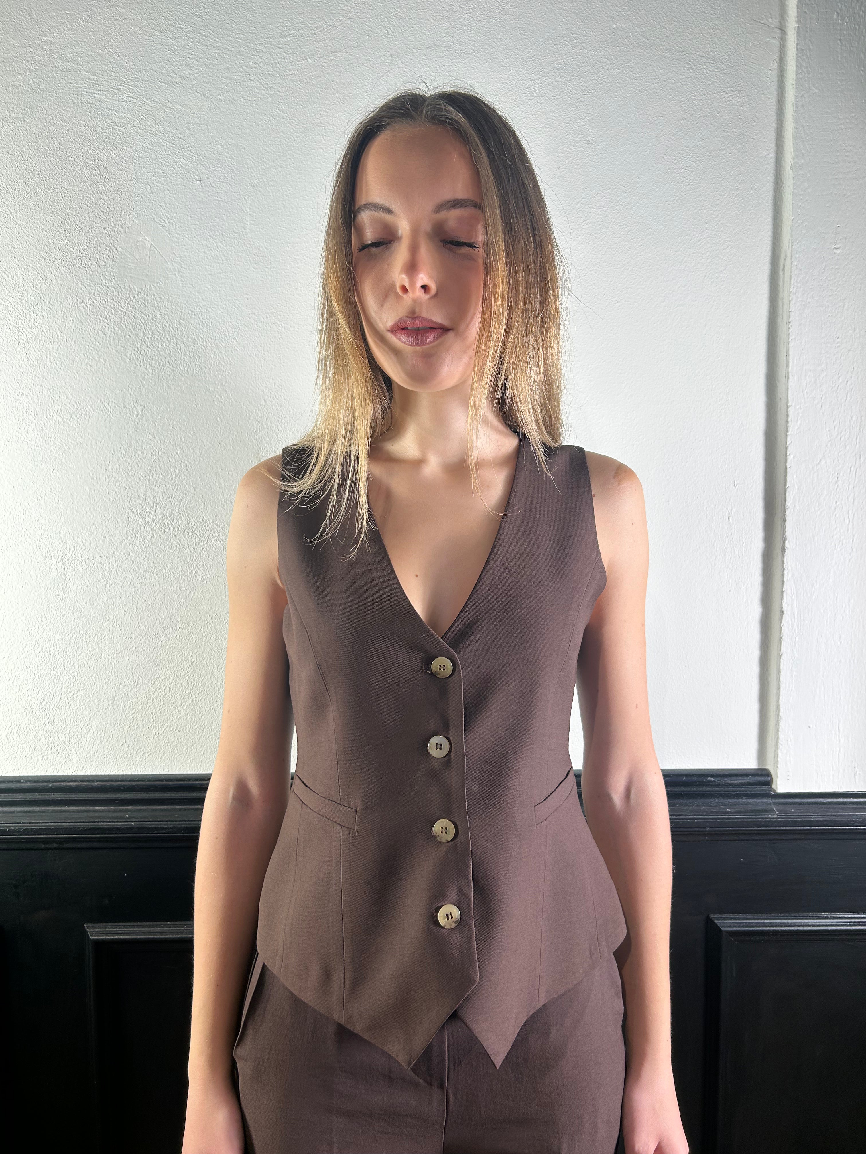 Completo gilet e pantalone marrone