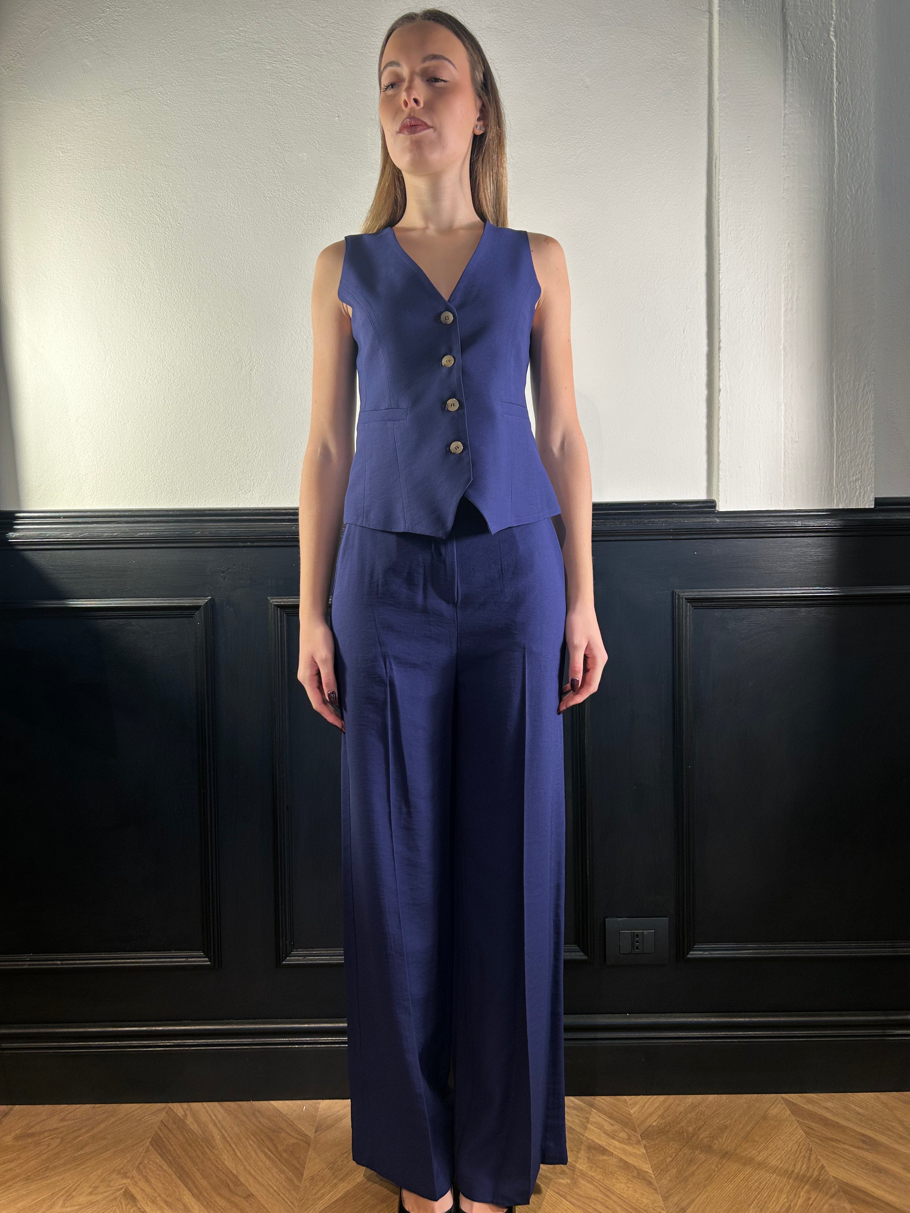 Completo gilet e pantalone blu