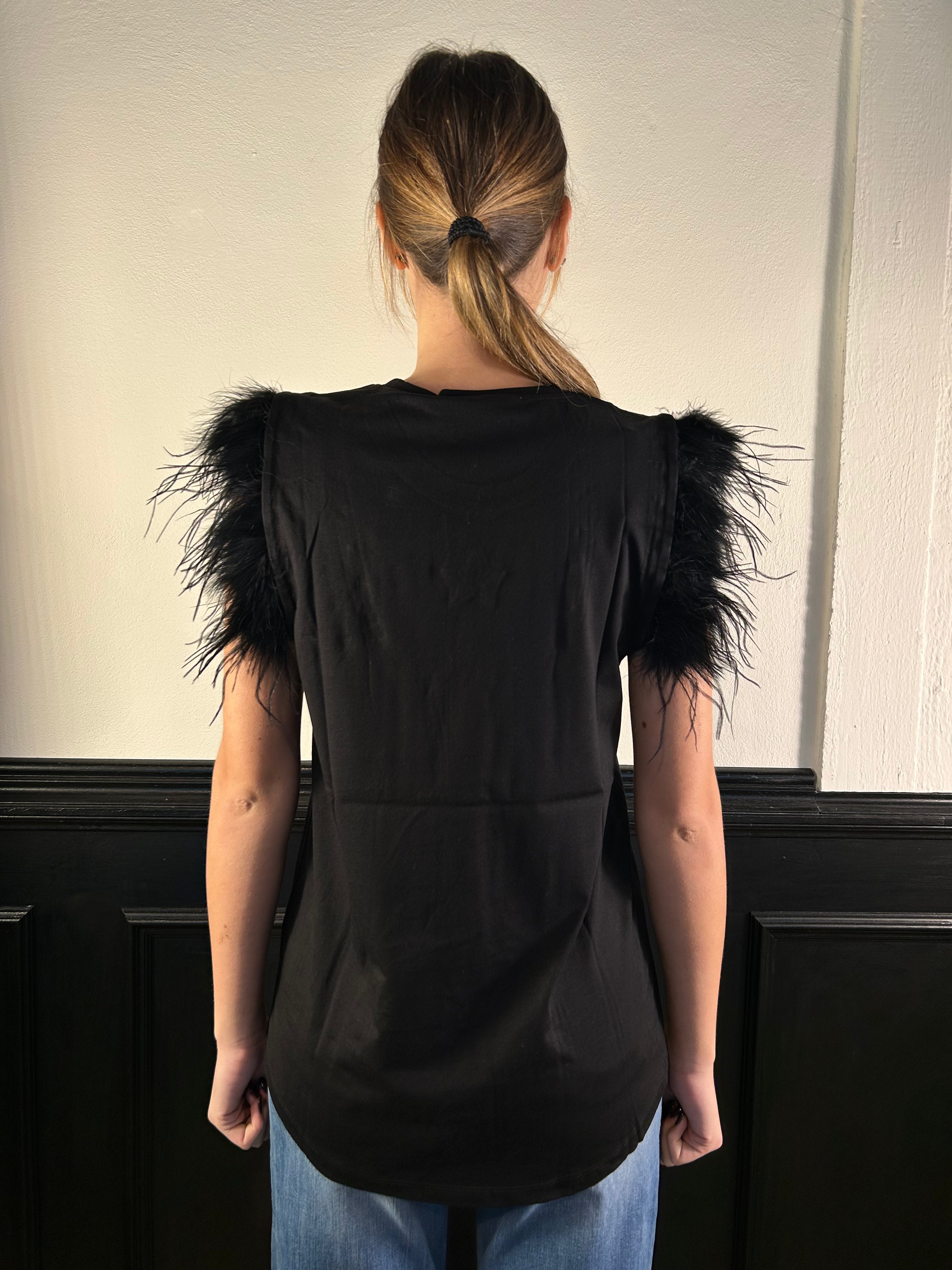 T-shirt Audery con piume e stella strass