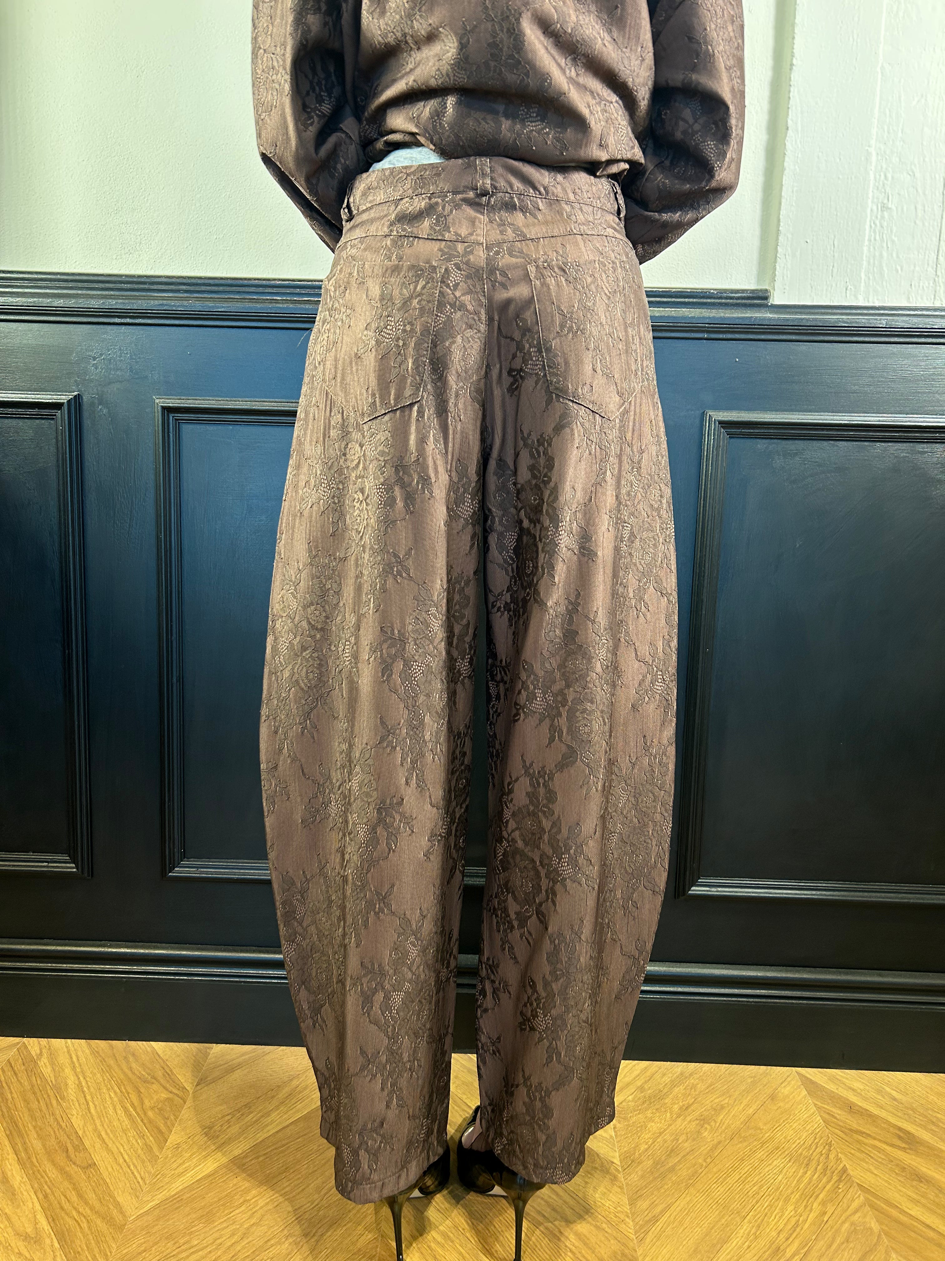 Pantalone barrel fit in pizzo moro