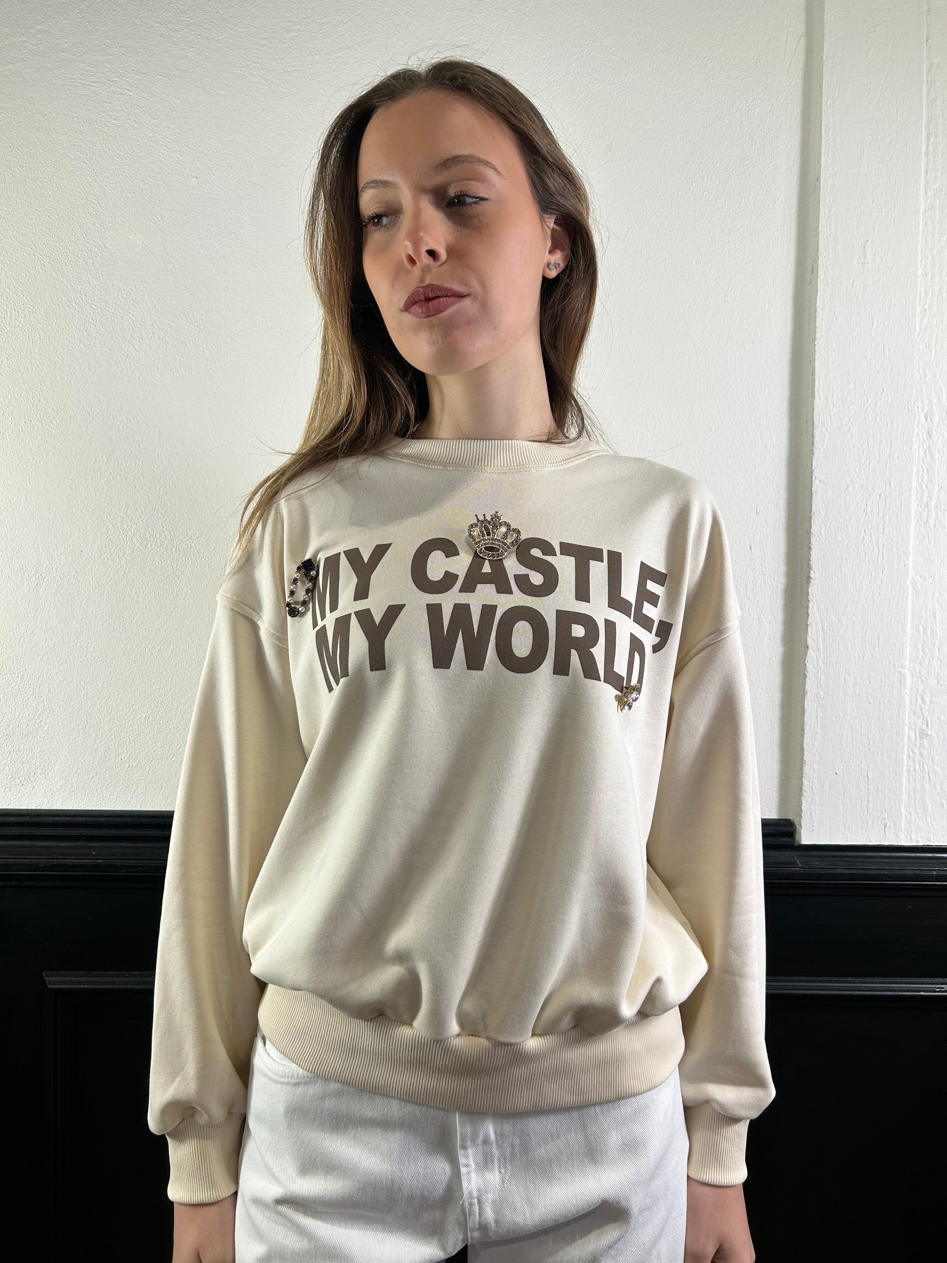 Felpa burro con scritta marrone