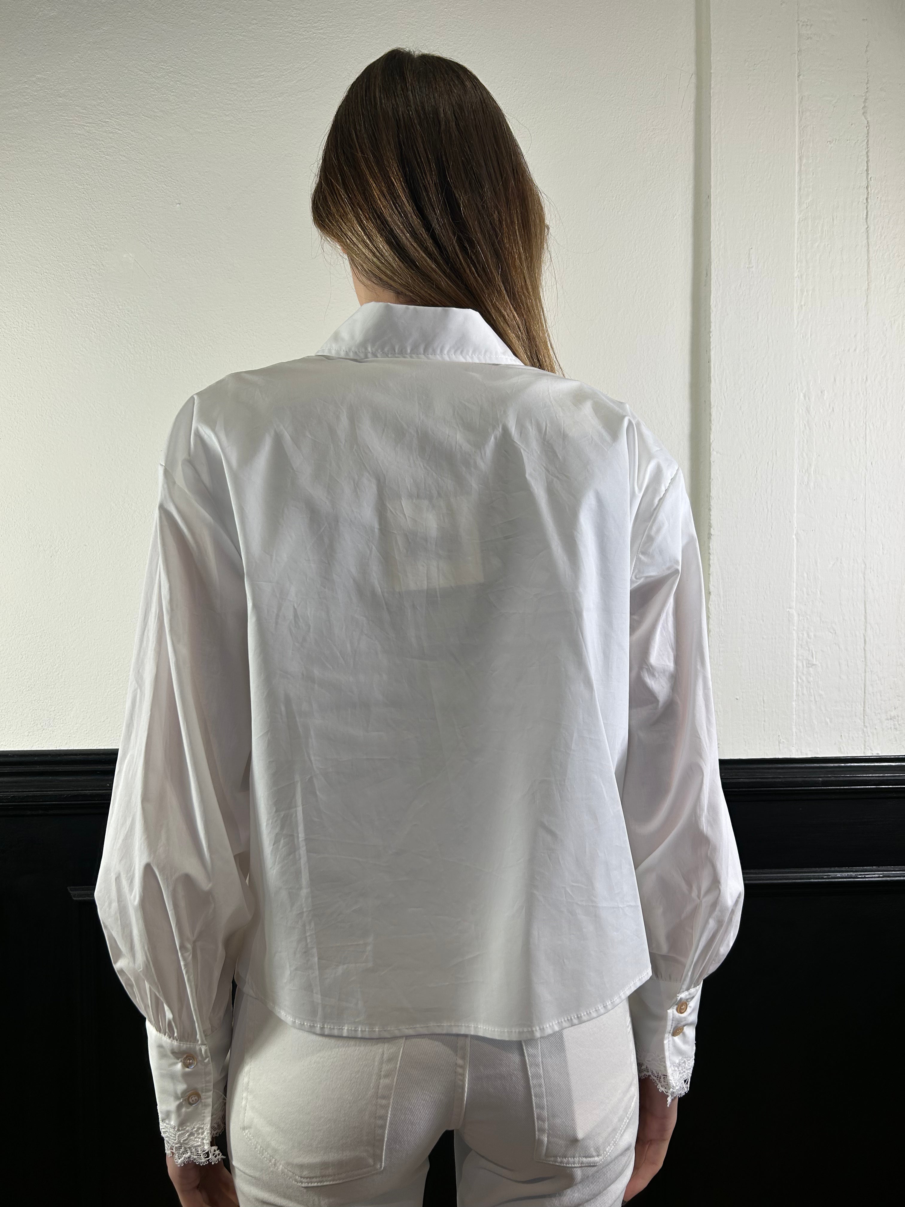 Camicia con dettaglio pizzo