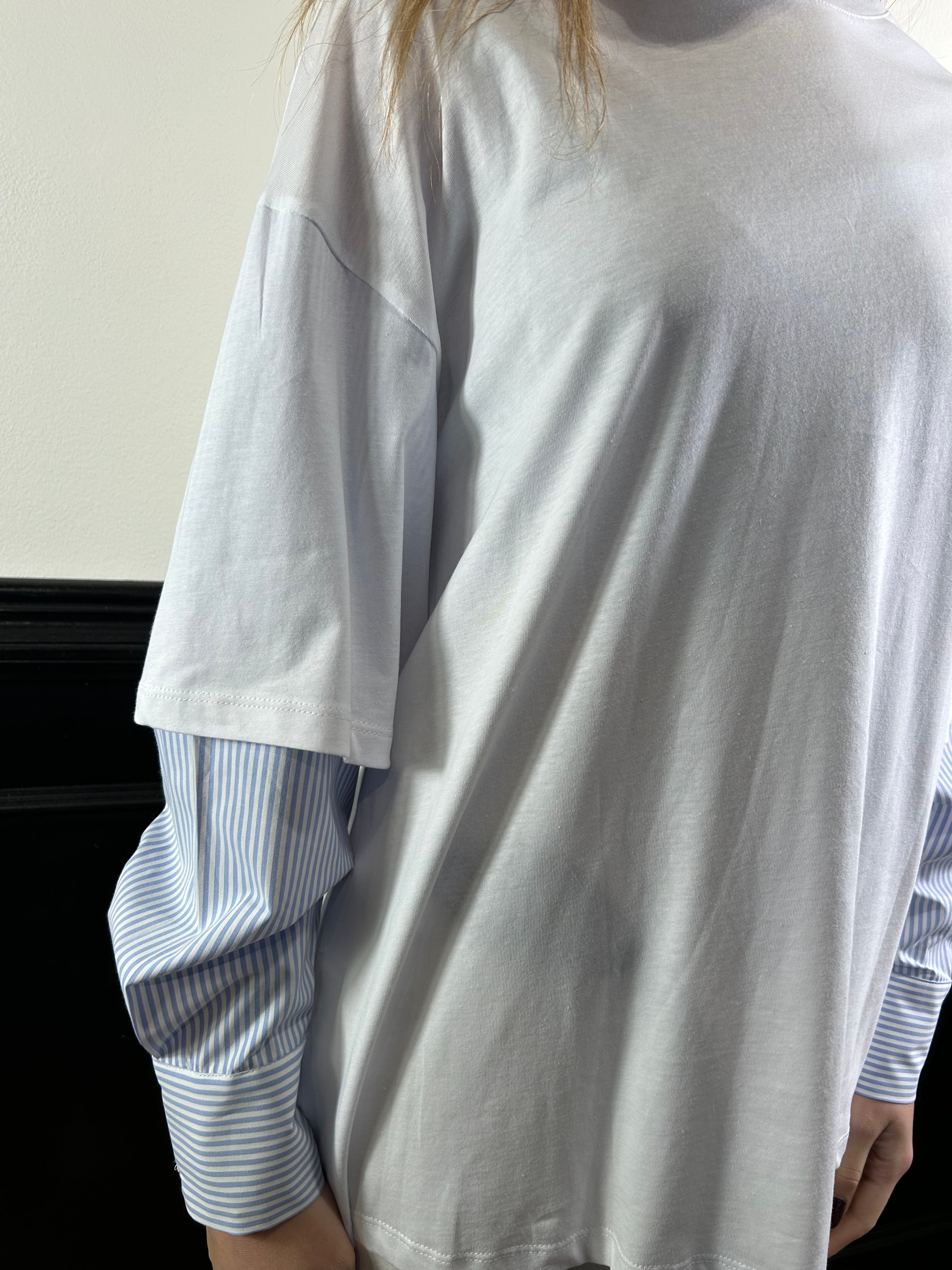T-shirt panna con maniche camicia oxford