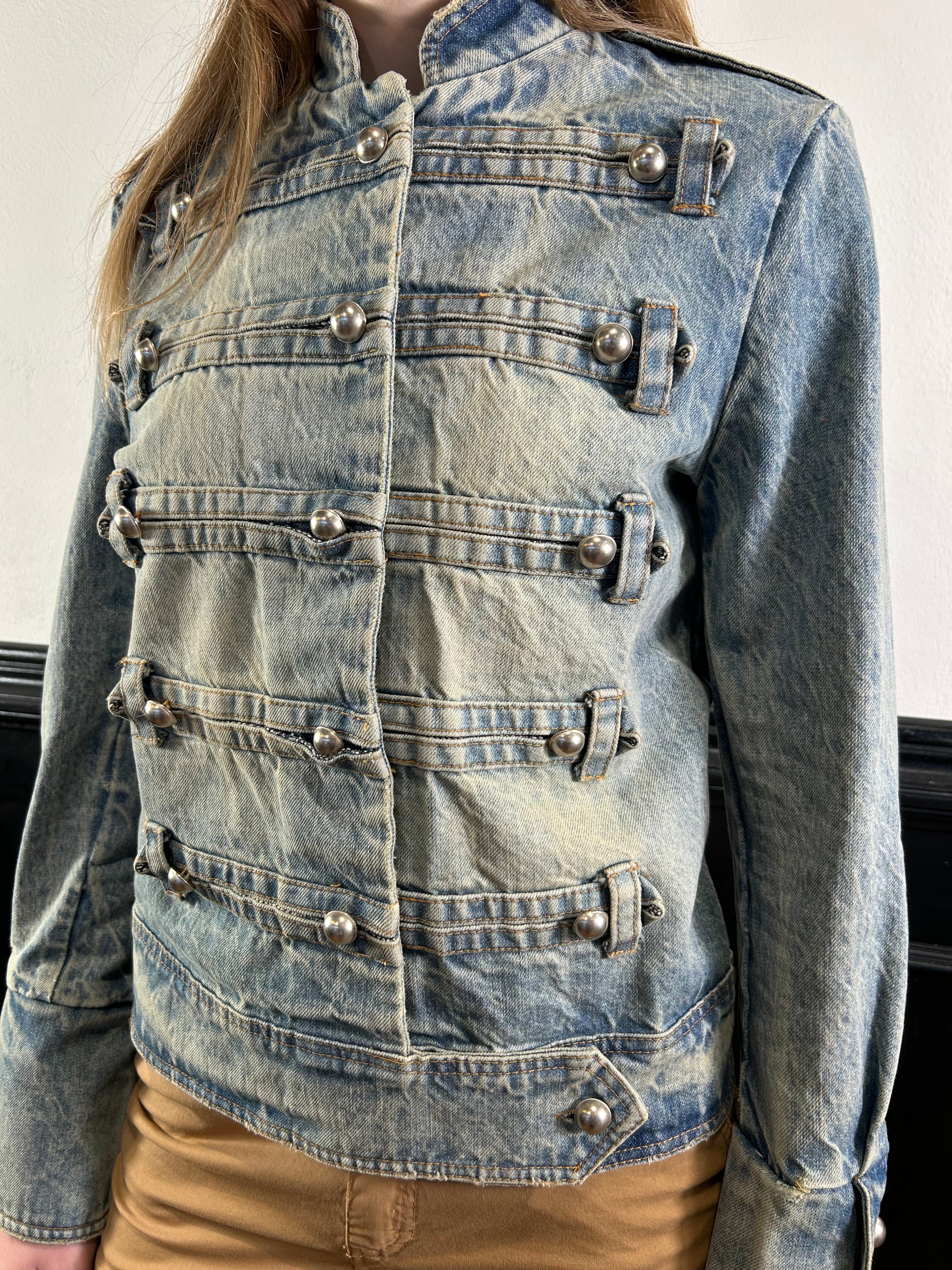 Giacca denim stile militare con bottoni