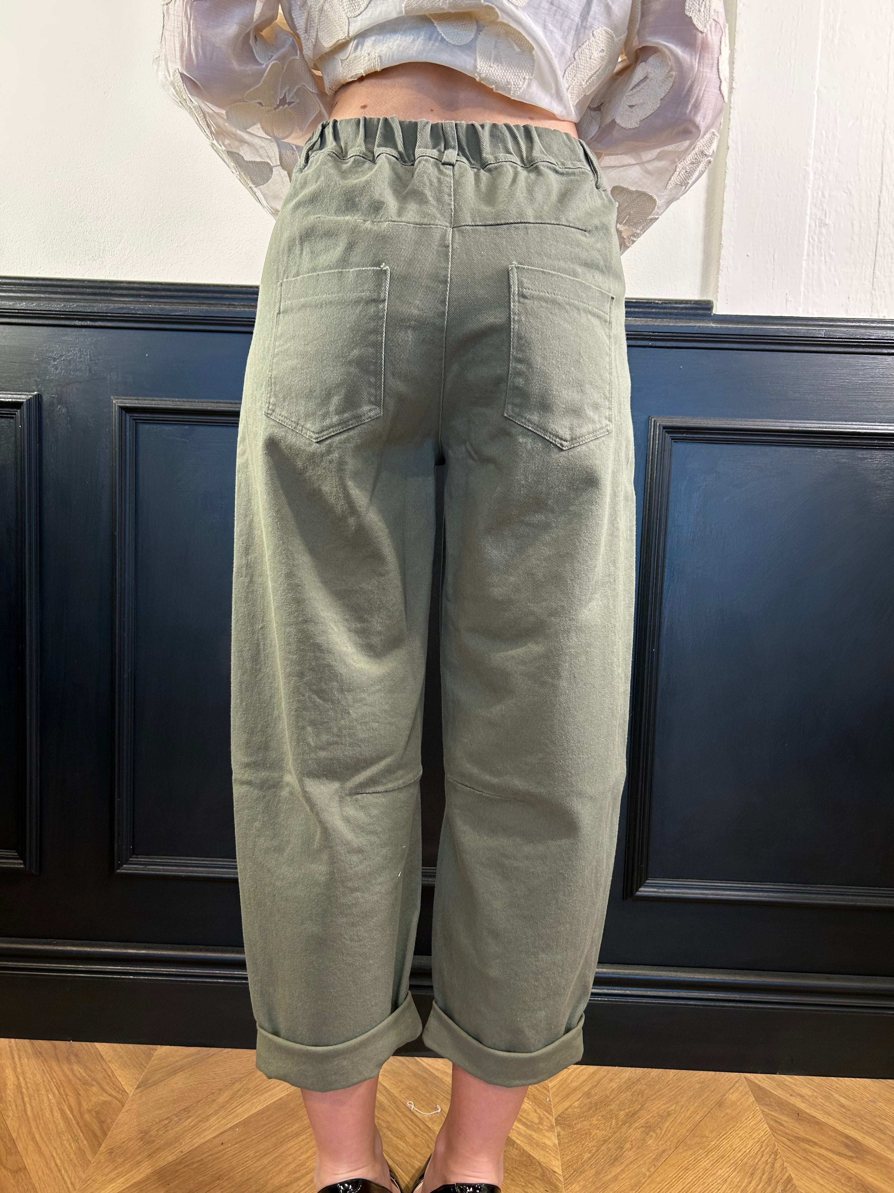 Pantalone balloon con elastico dietro verde militare