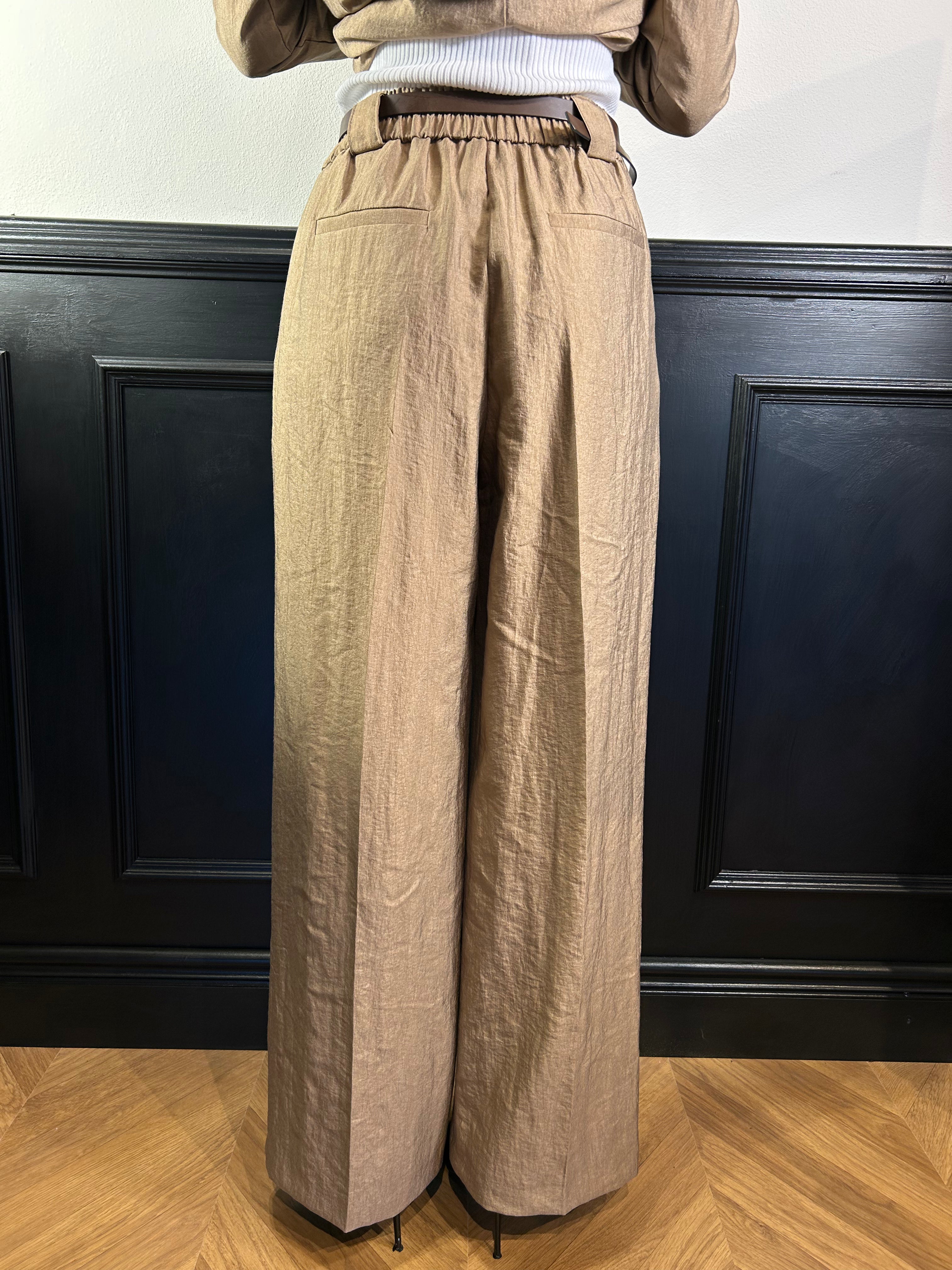 Pantalone tabacco in tessuto oro lamè