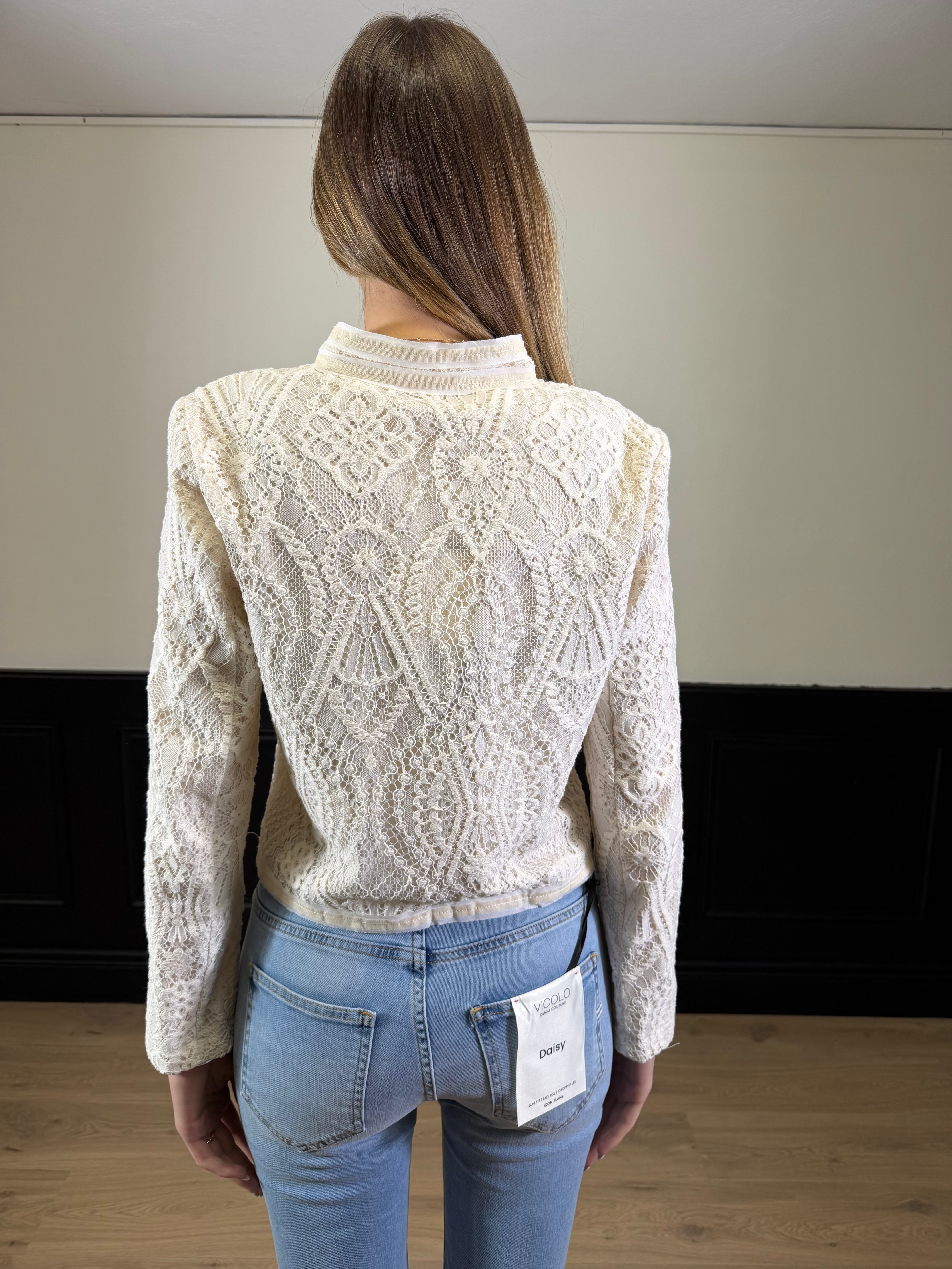 Giacca con alamari e pizzo