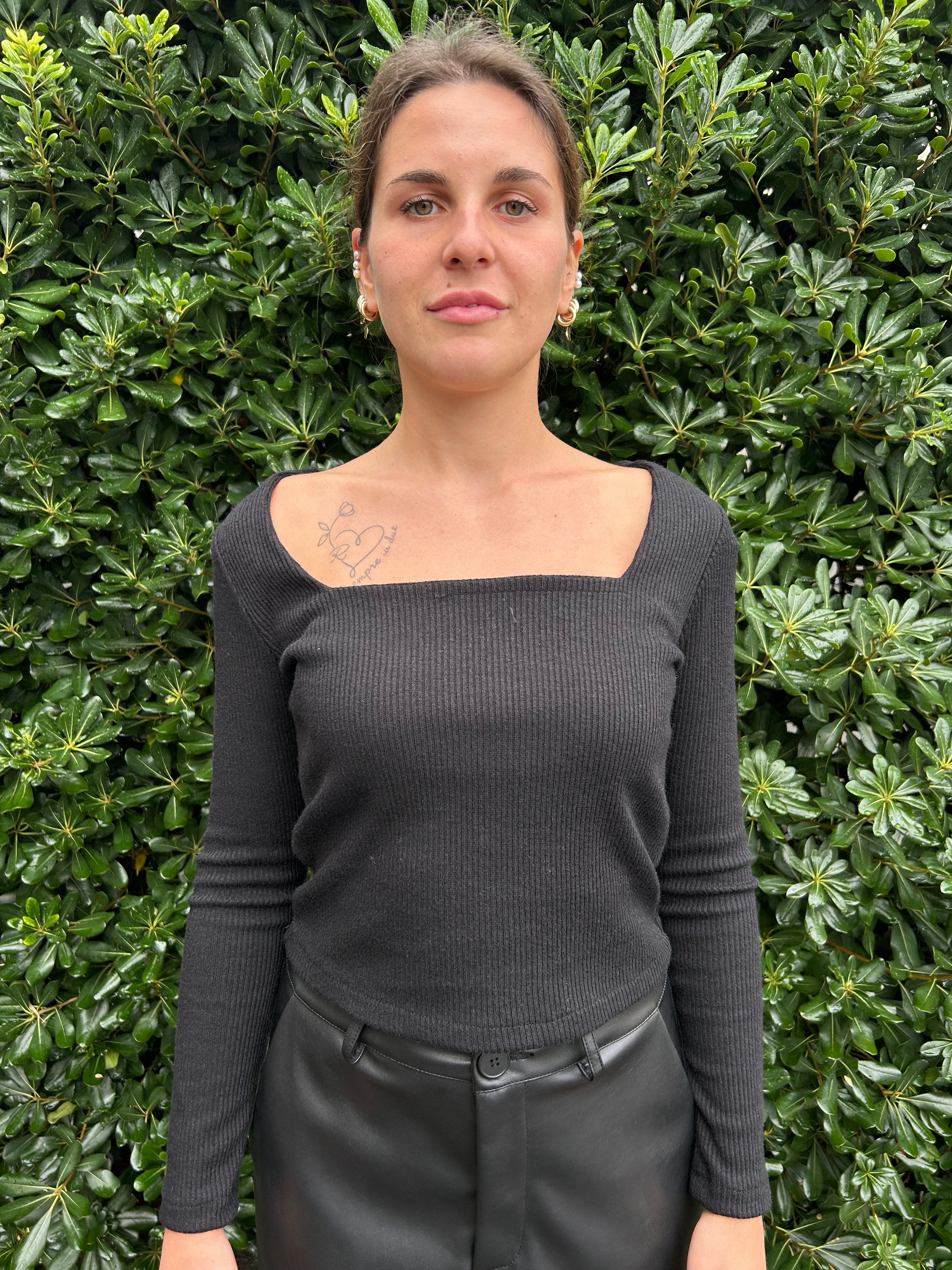 Maglia a costine, scollo quadro