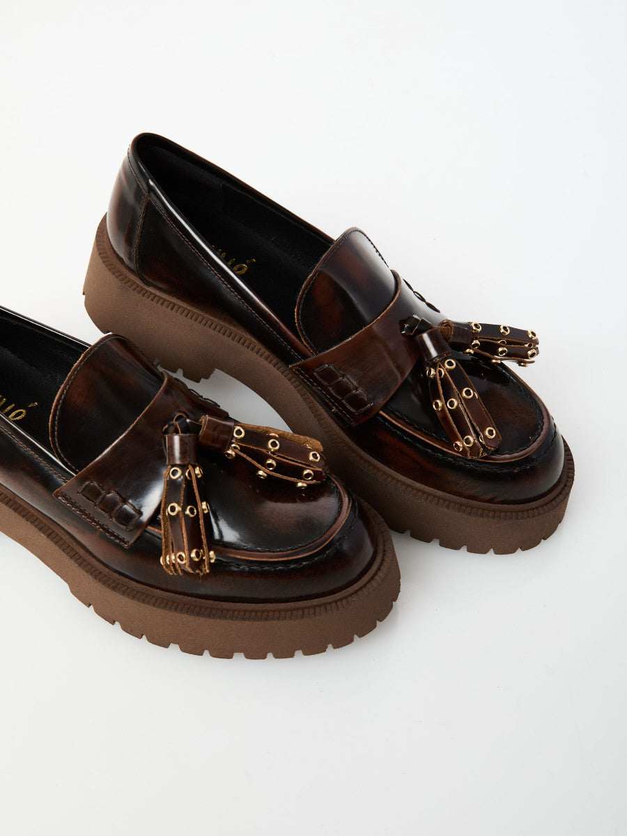 Mocassino marrone con nappe