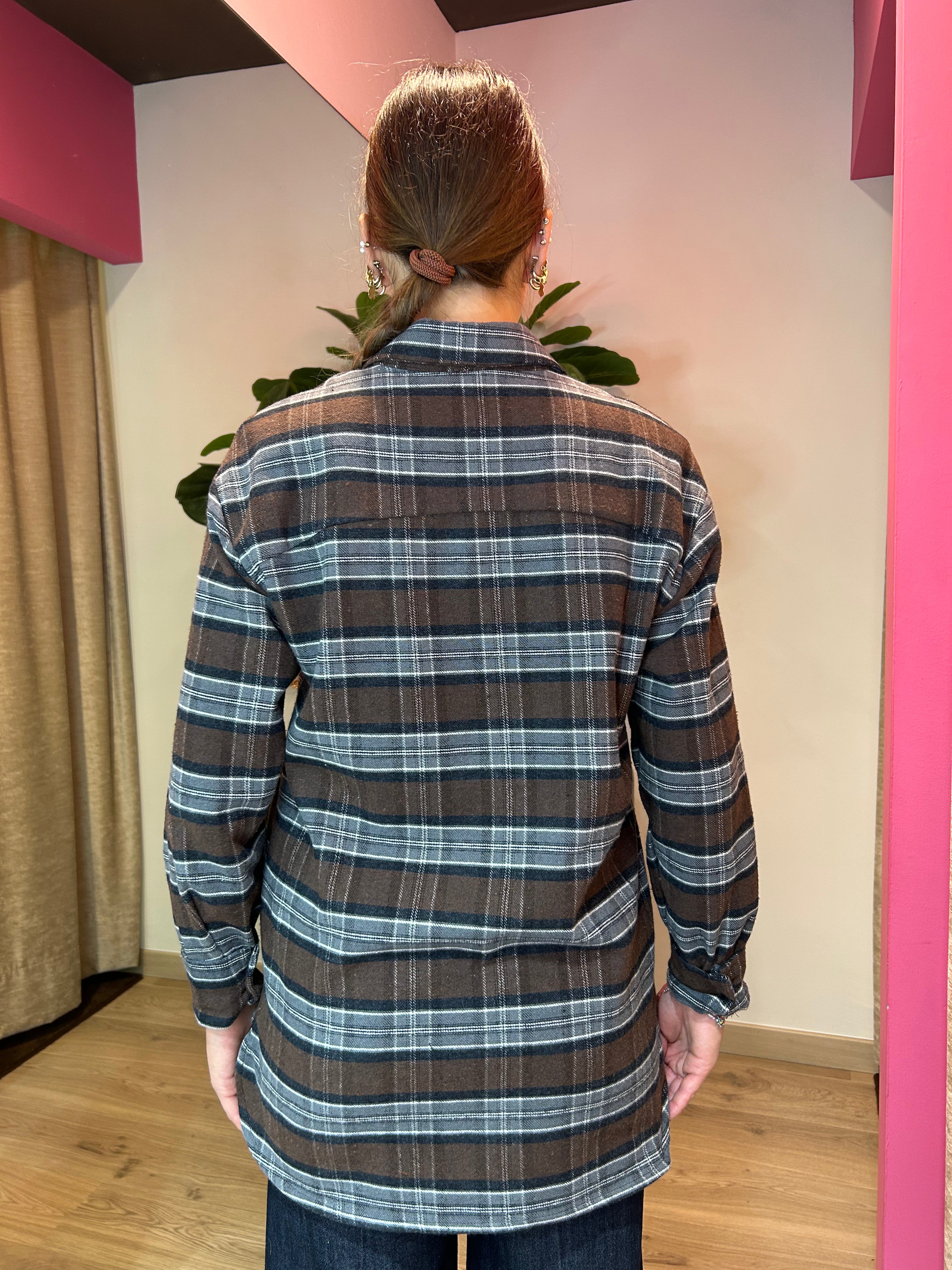 Camicia check marrone con spallina imbottita
