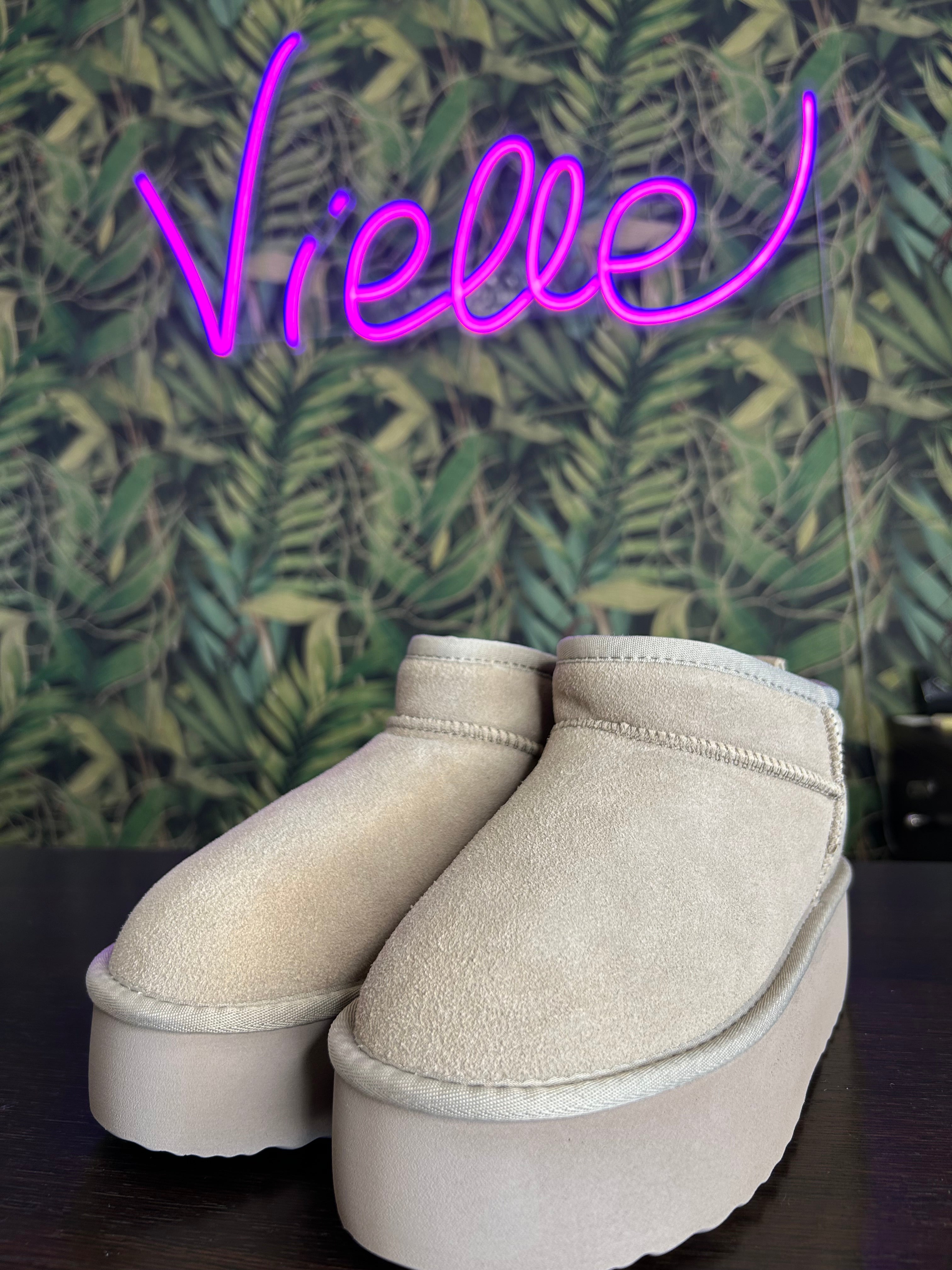 Stivaletto ultra mini tipo “Ugg” beige