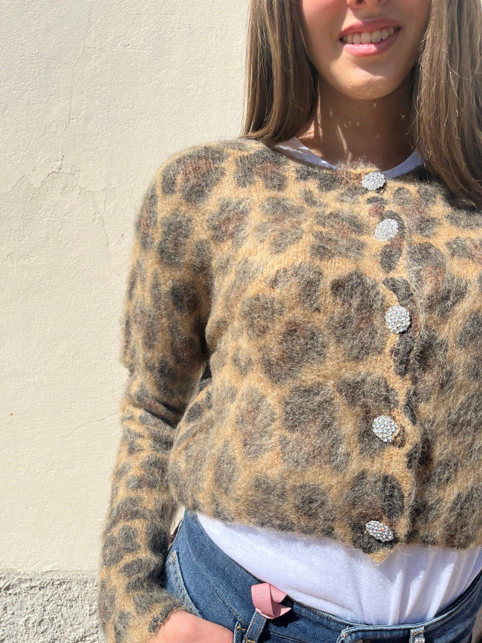 Pull fantasia animalier con bottoni gioiello