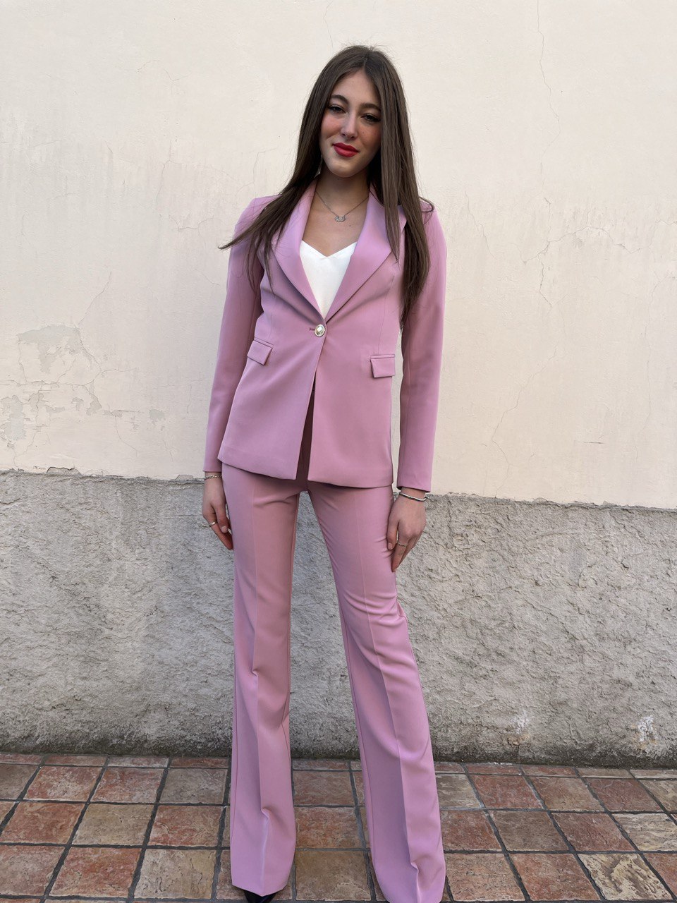 Tailleur con giacca dritta e pantalone flare