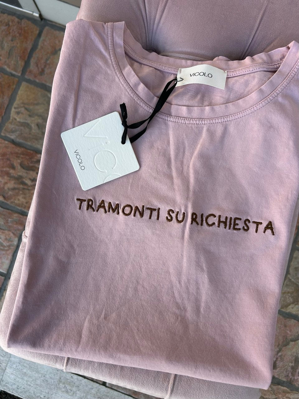 T-shirt rosa tramonti su richiesta