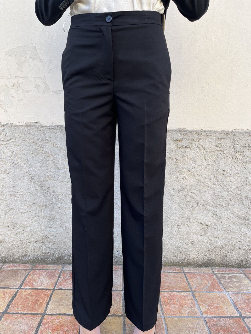 Tailleur giacca con fiocco e pantalone dritto