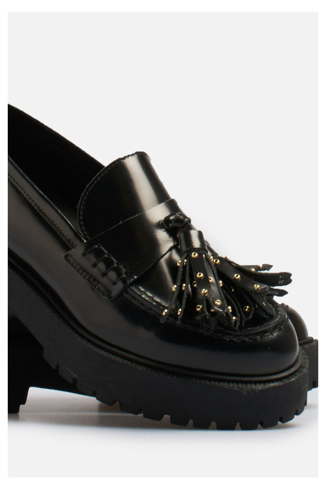 Mocassino nero con nappe