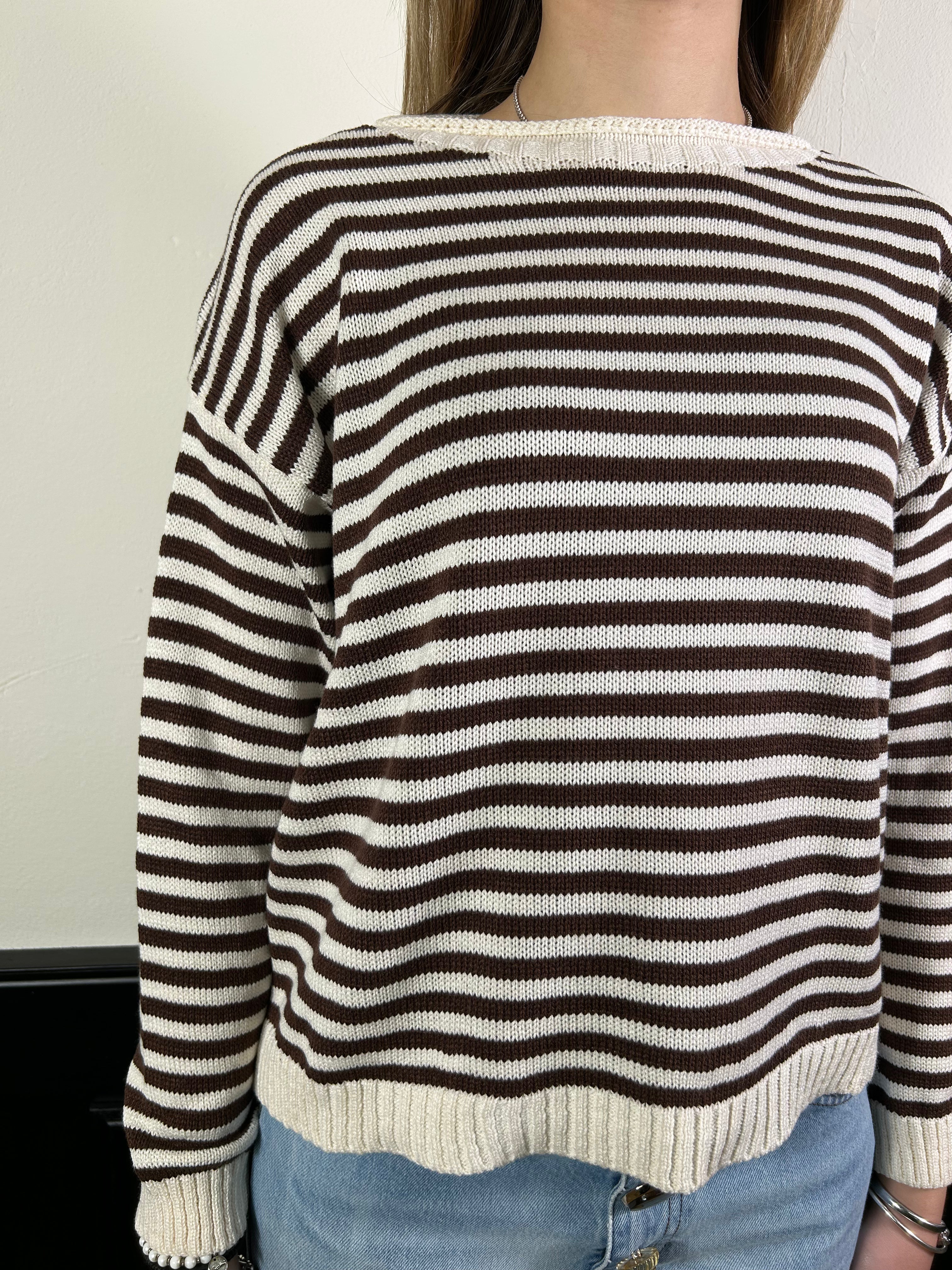 Pull a righe marrone