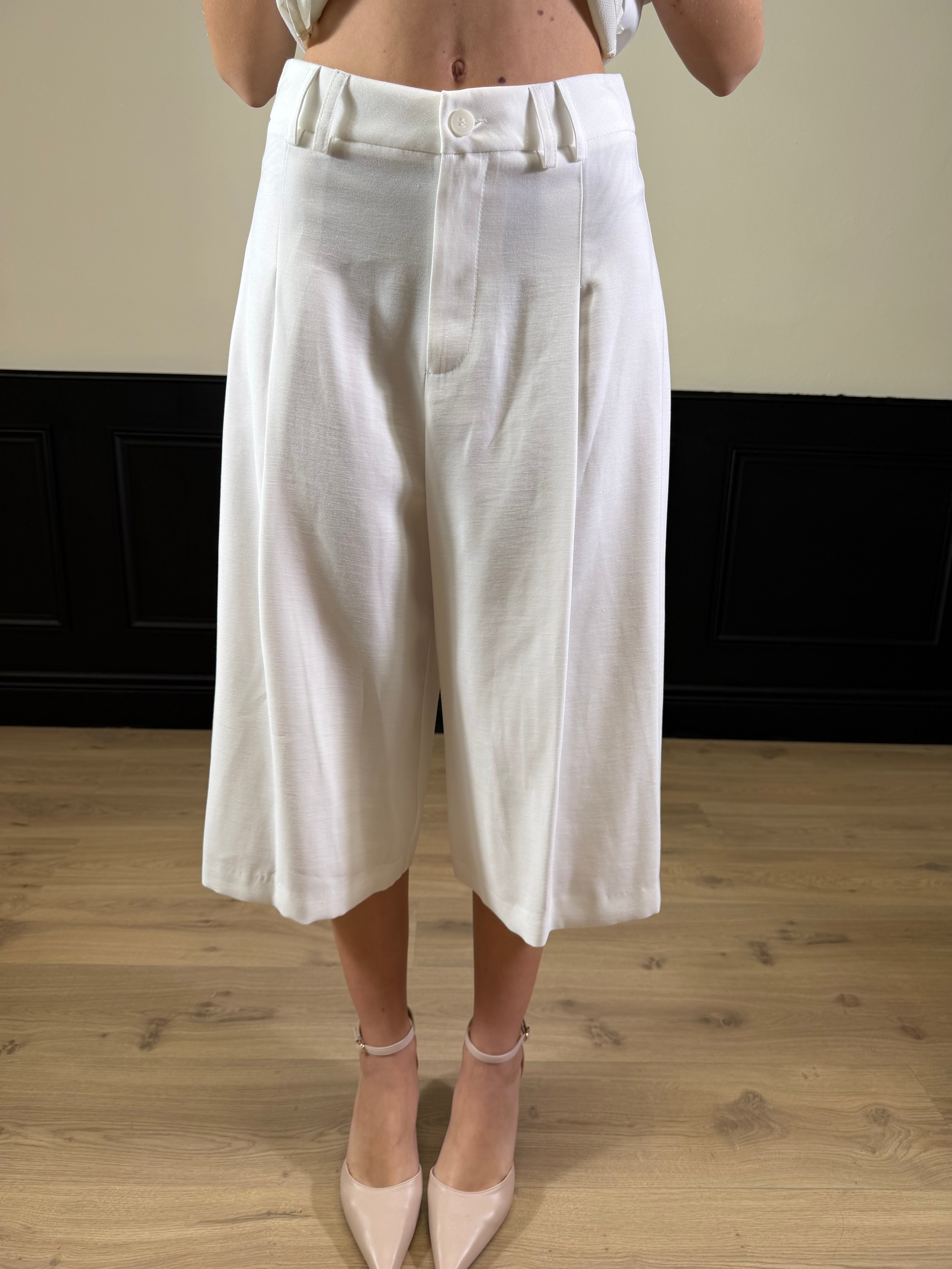 Completo gilet e bermuda bianco